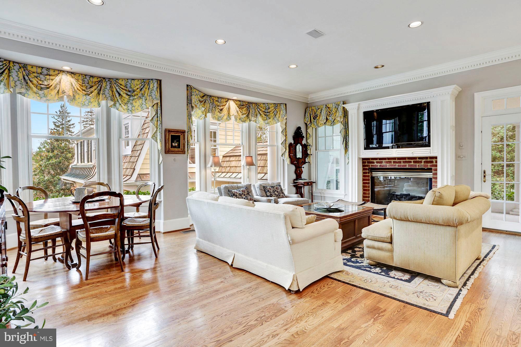 LANGLEY FARMS - Residential