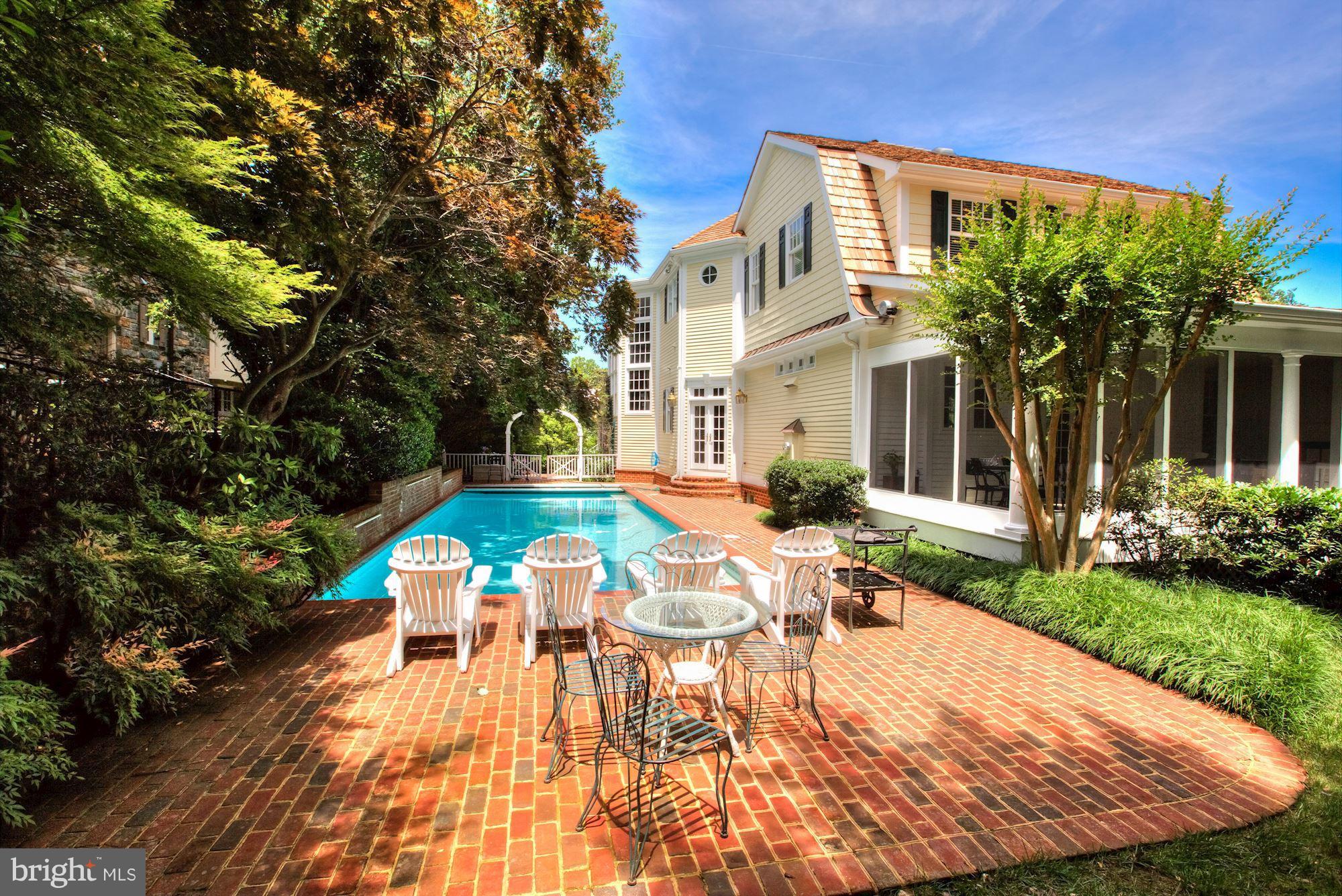 LANGLEY FARMS - Residential