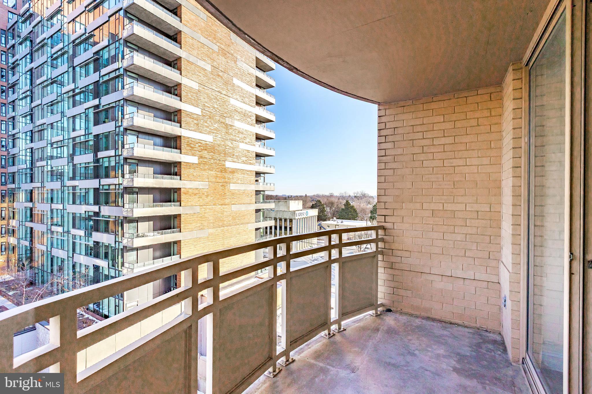 FAIRMONT PLAZA - Residential