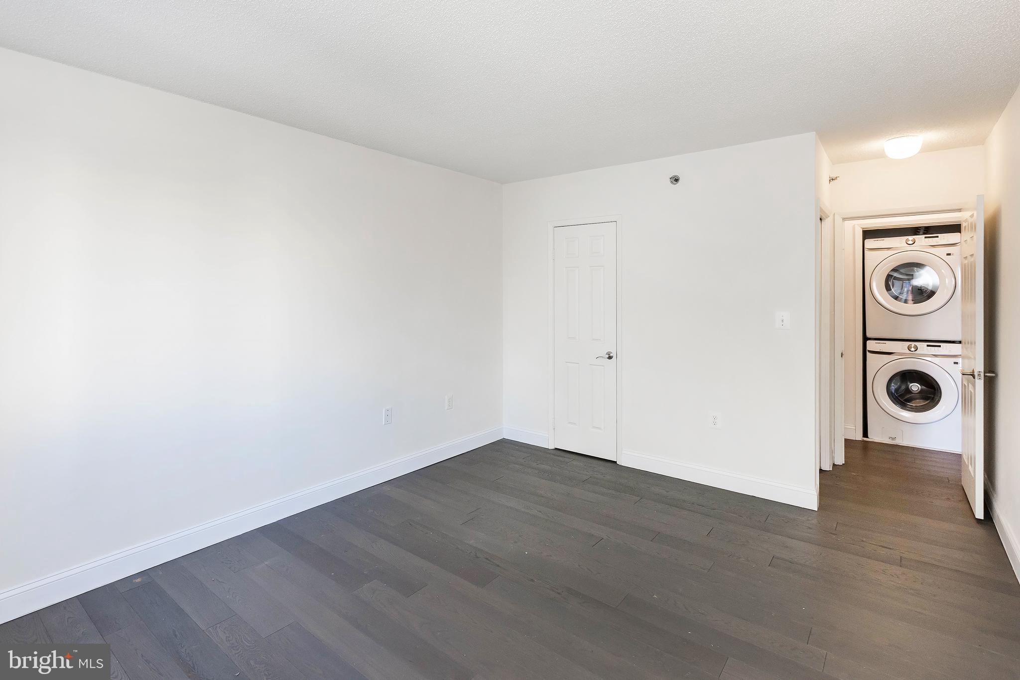 FAIRMONT PLAZA - Residential