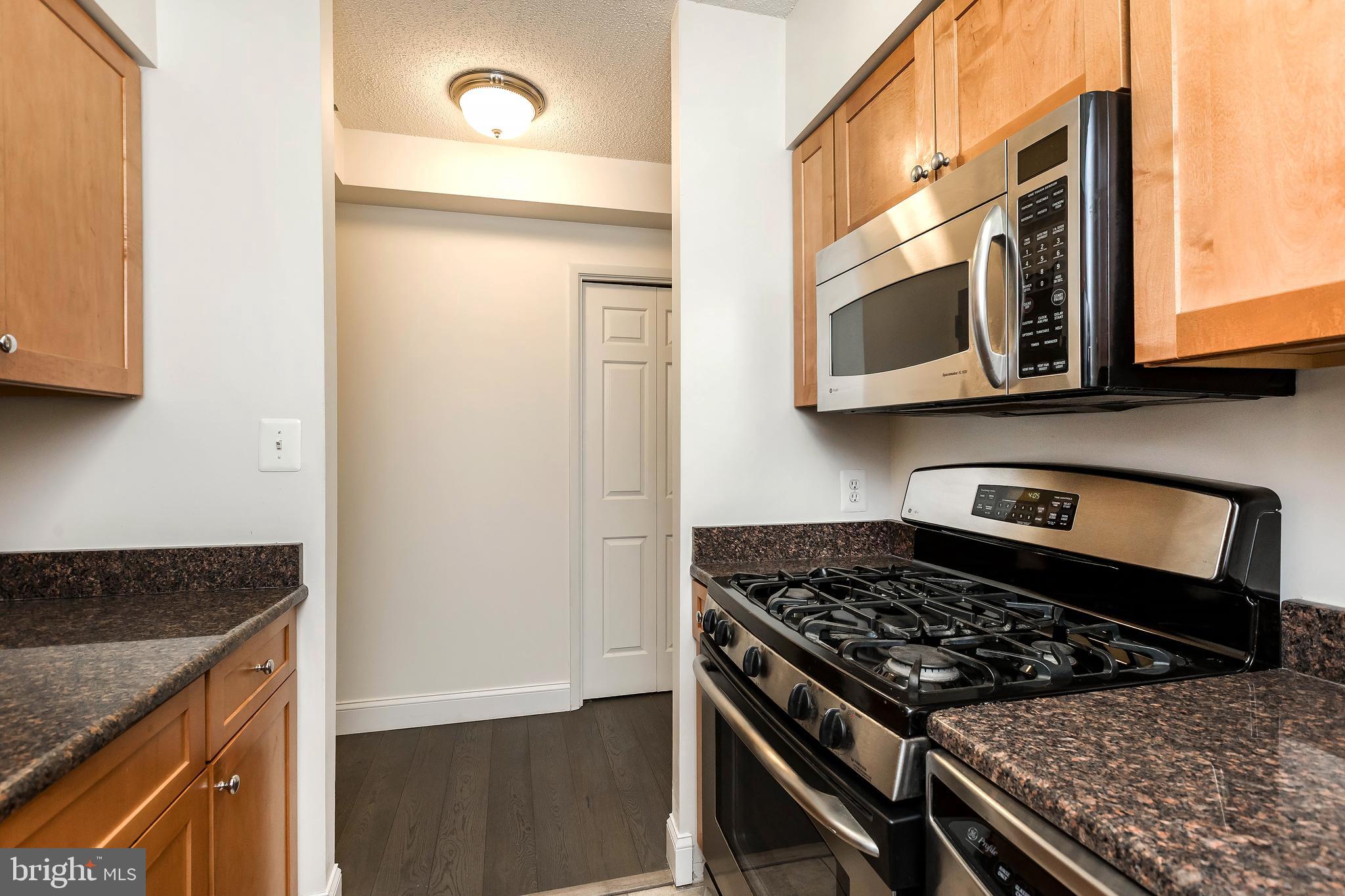 FAIRMONT PLAZA - Residential