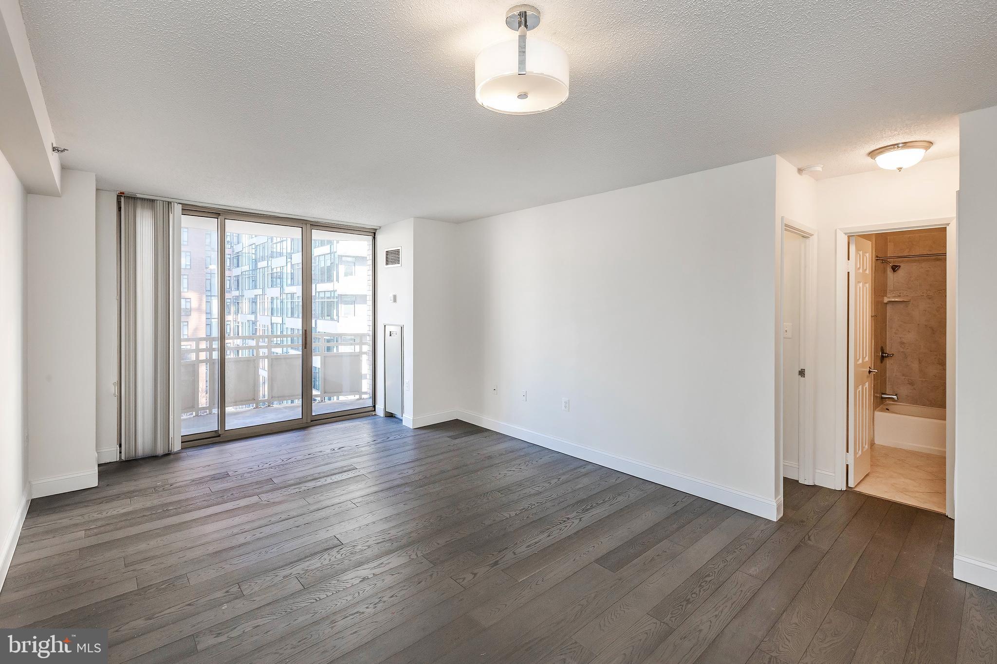 FAIRMONT PLAZA - Residential