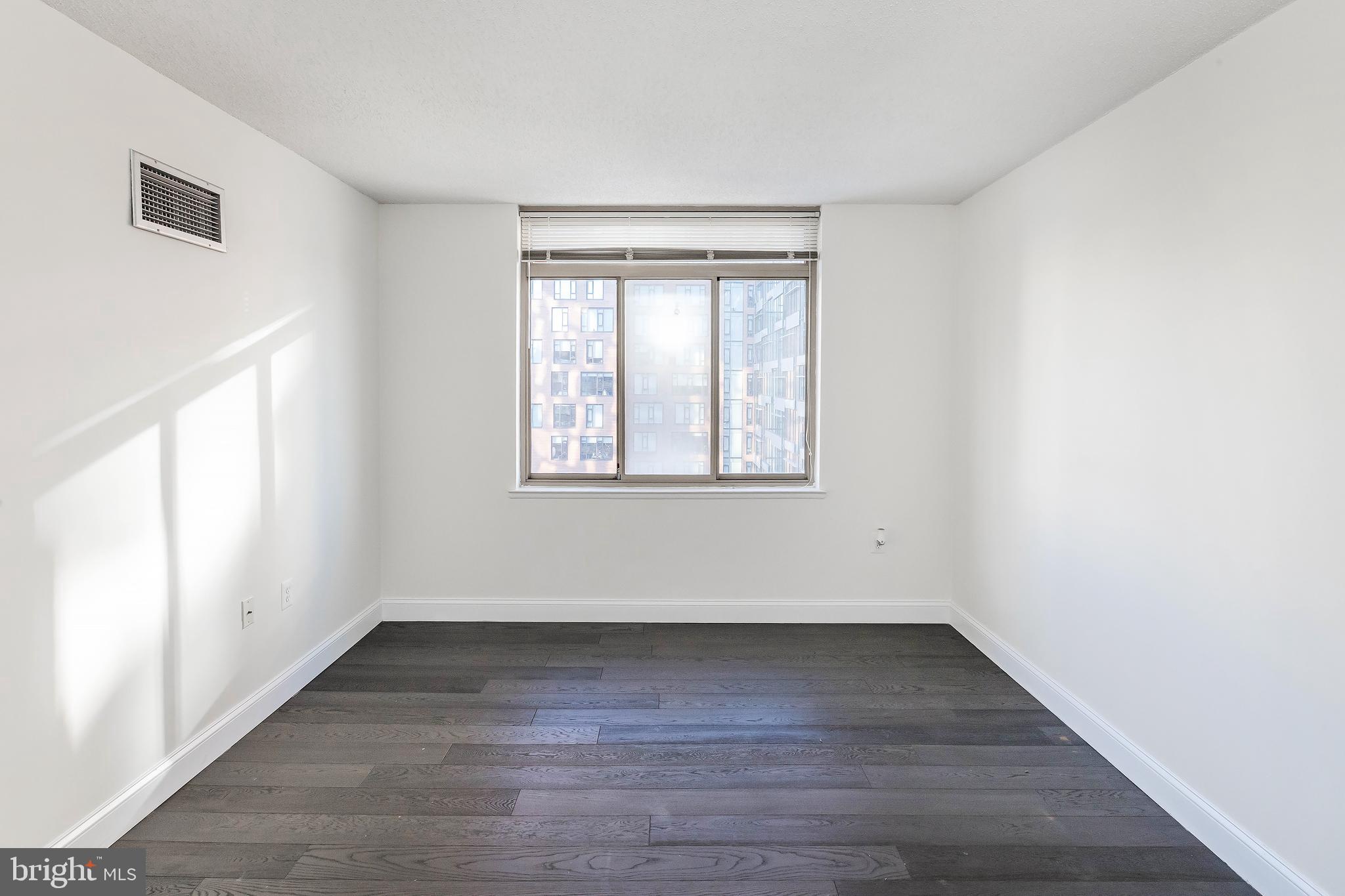 FAIRMONT PLAZA - Residential