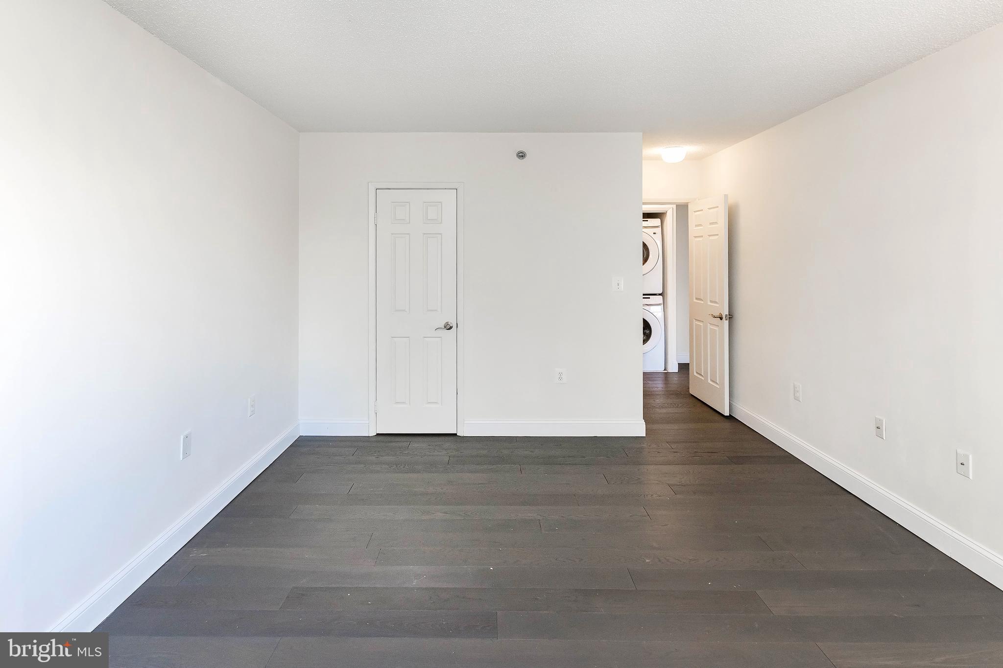 FAIRMONT PLAZA - Residential