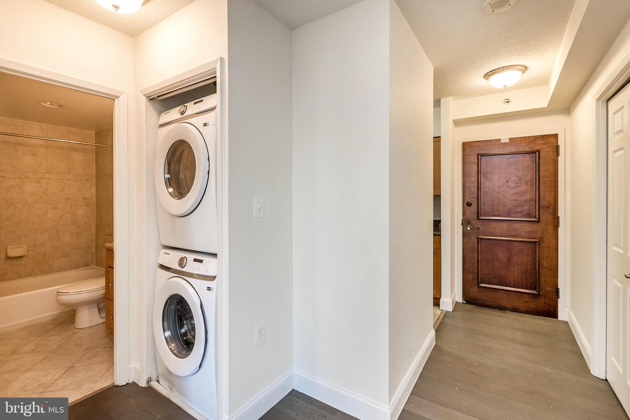 FAIRMONT PLAZA - Residential