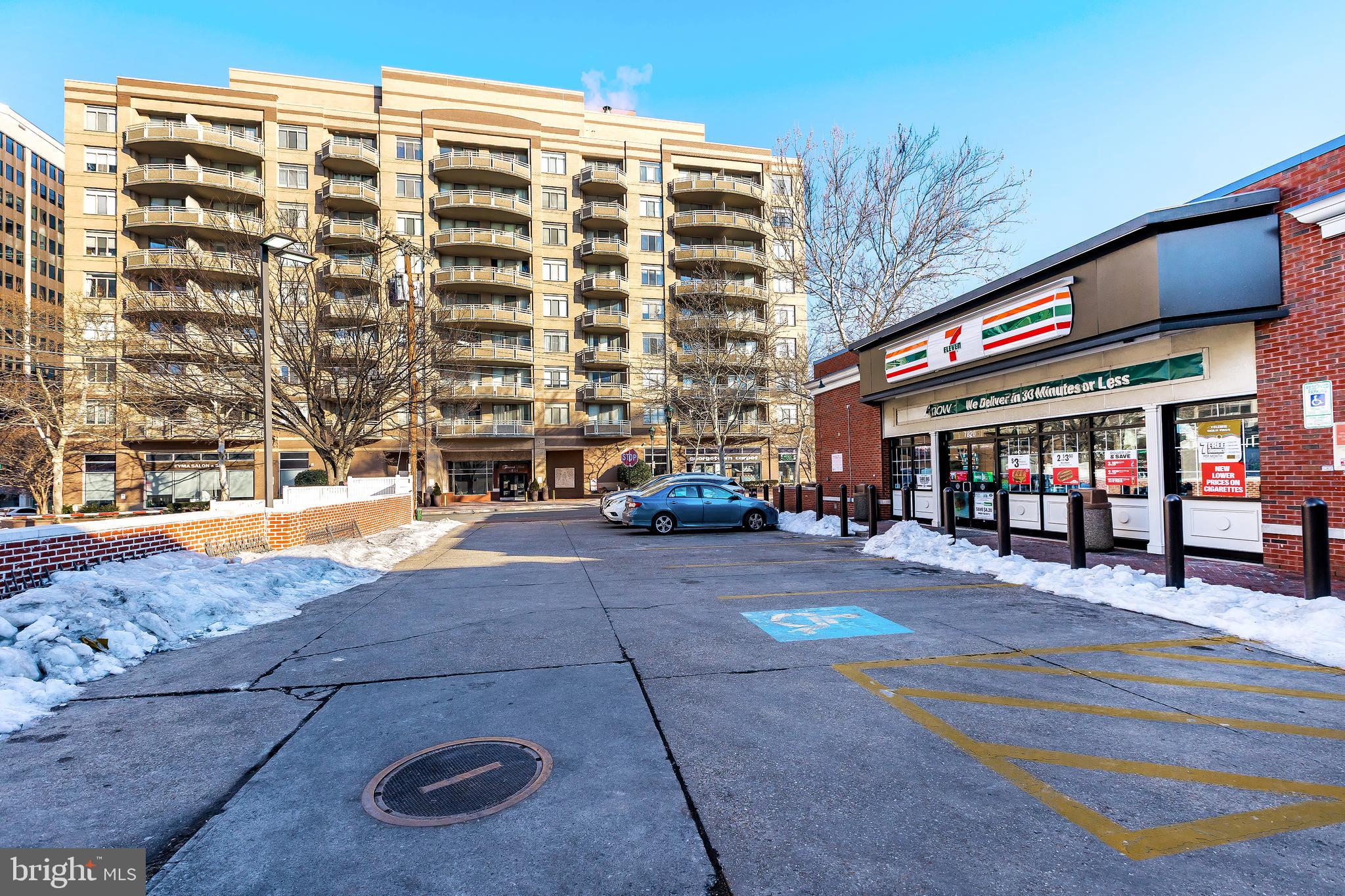 FAIRMONT PLAZA - Residential