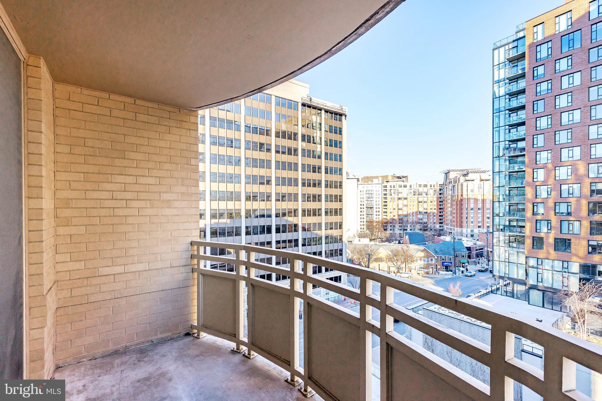 FAIRMONT PLAZA - Residential