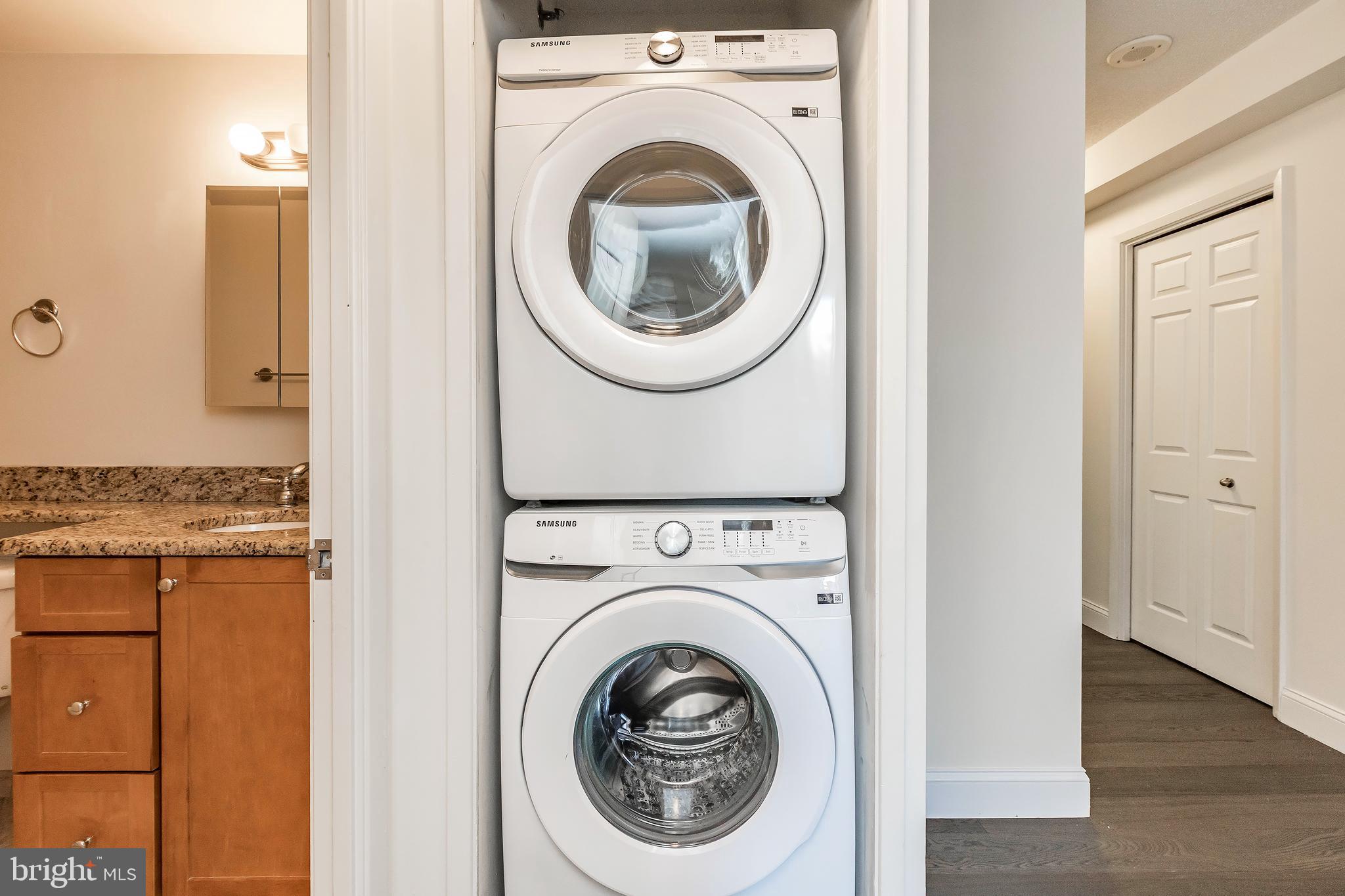 FAIRMONT PLAZA - Residential