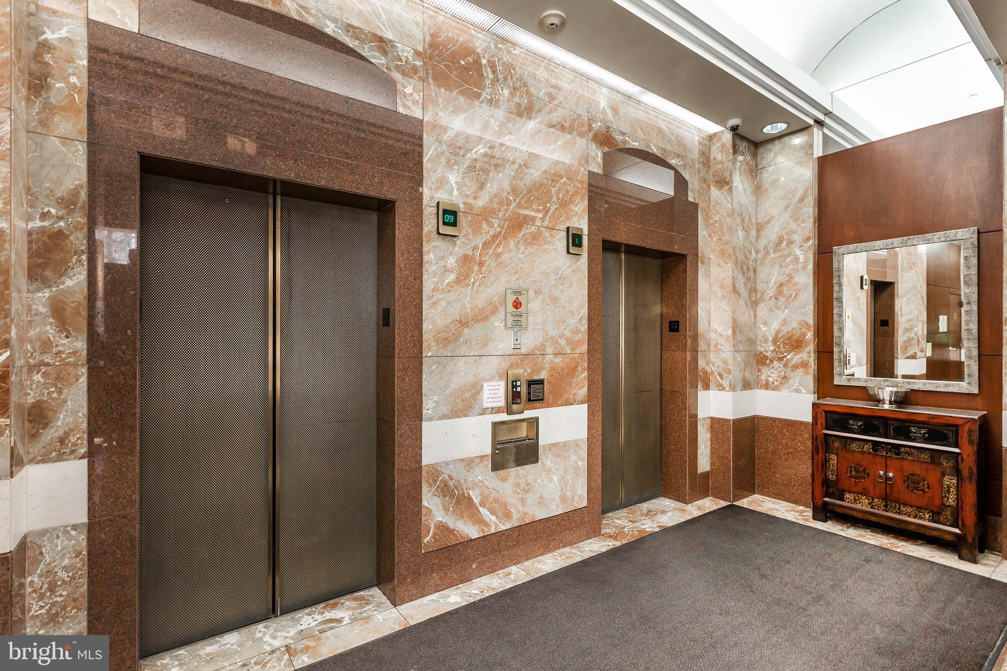 FAIRMONT PLAZA - Residential