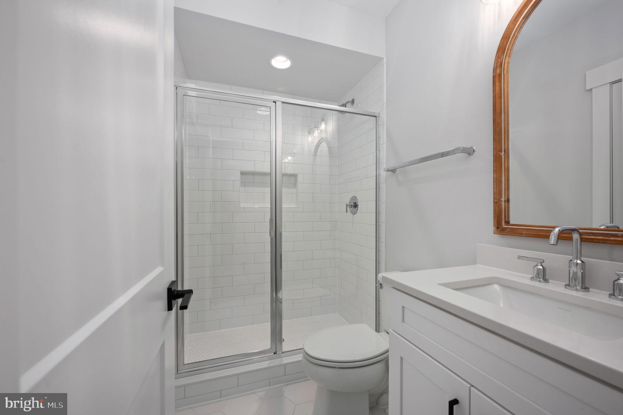 EAST VIENNA WOODS - Residential