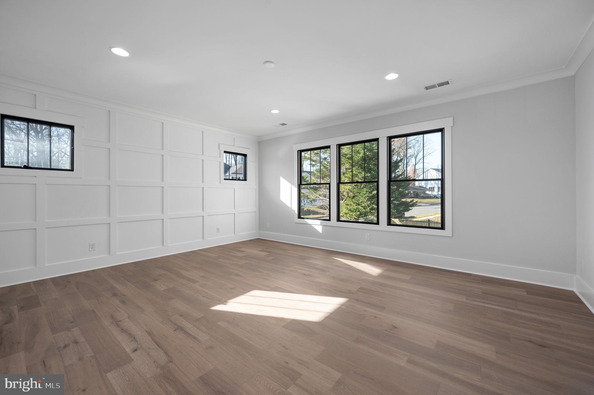 EAST VIENNA WOODS - Residential