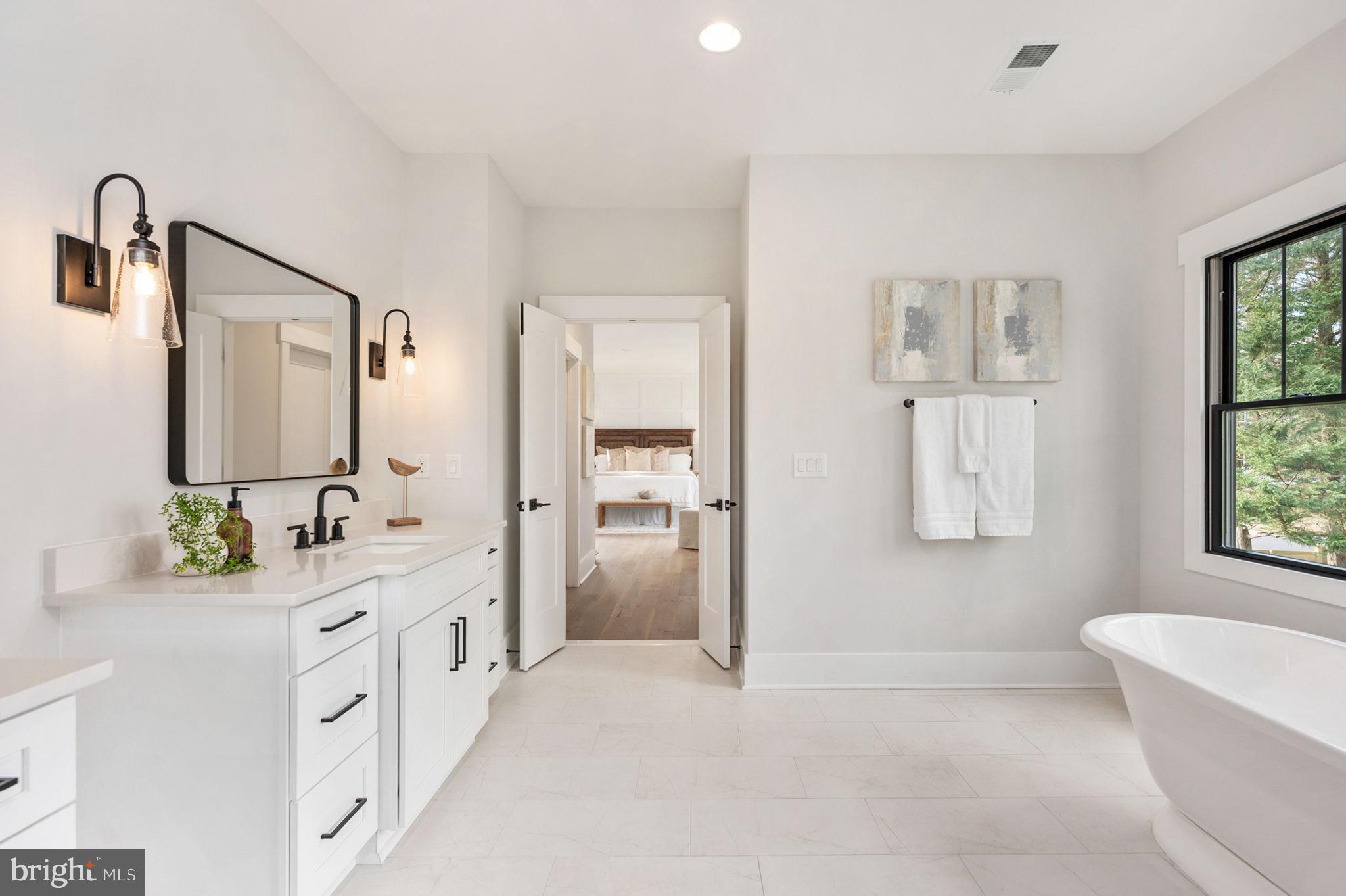 EAST VIENNA WOODS - Residential