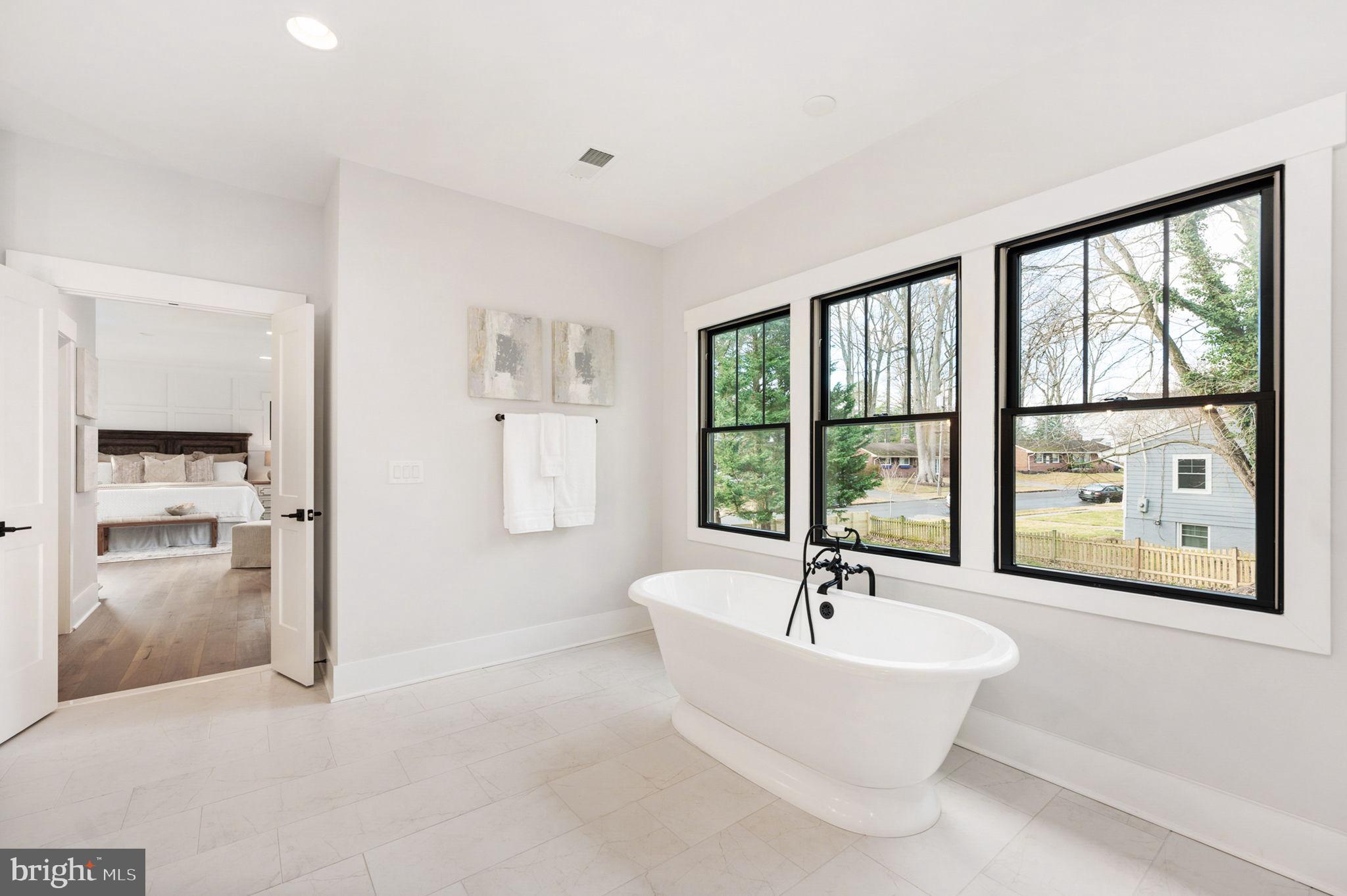 EAST VIENNA WOODS - Residential