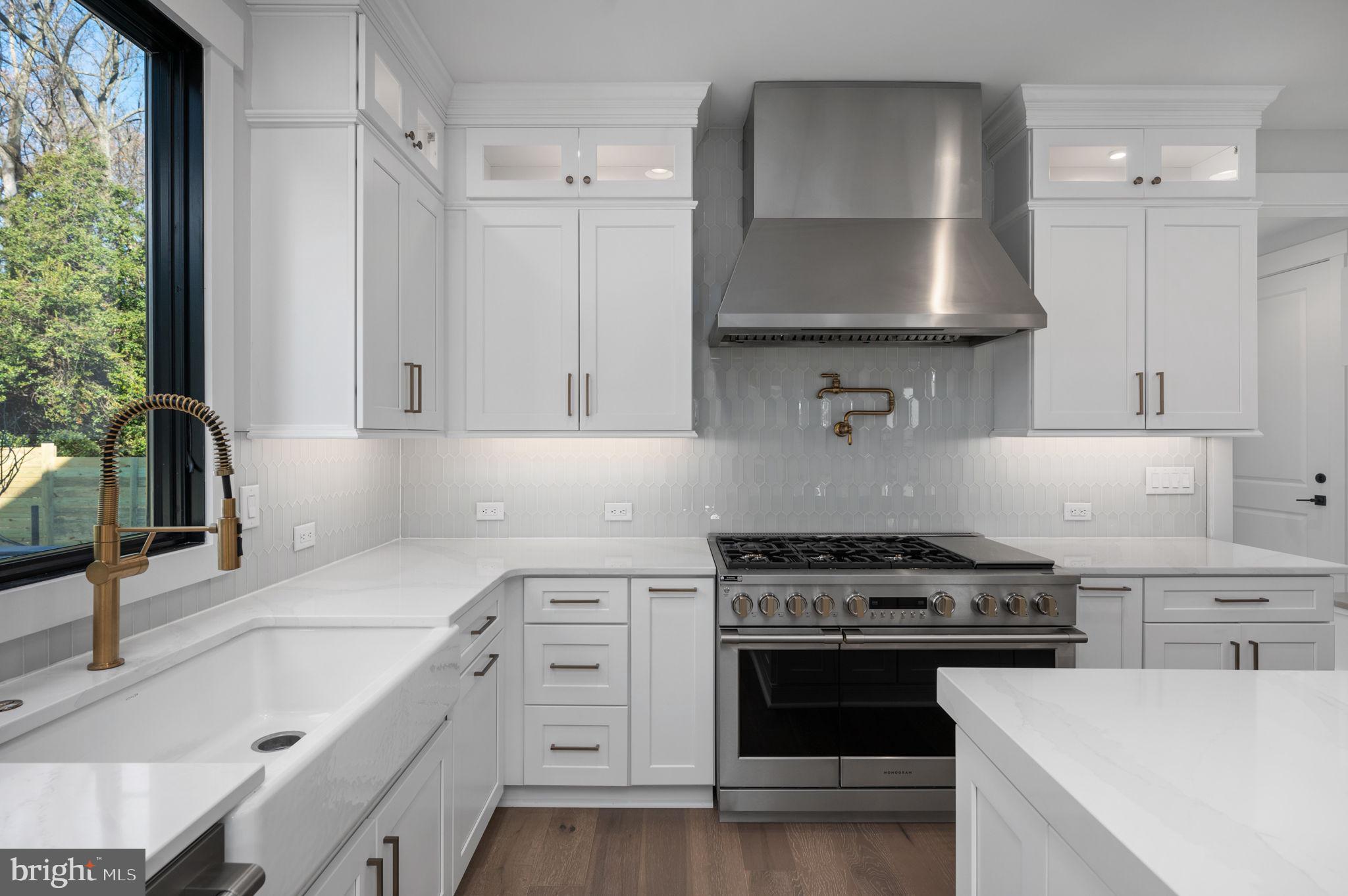 EAST VIENNA WOODS - Residential