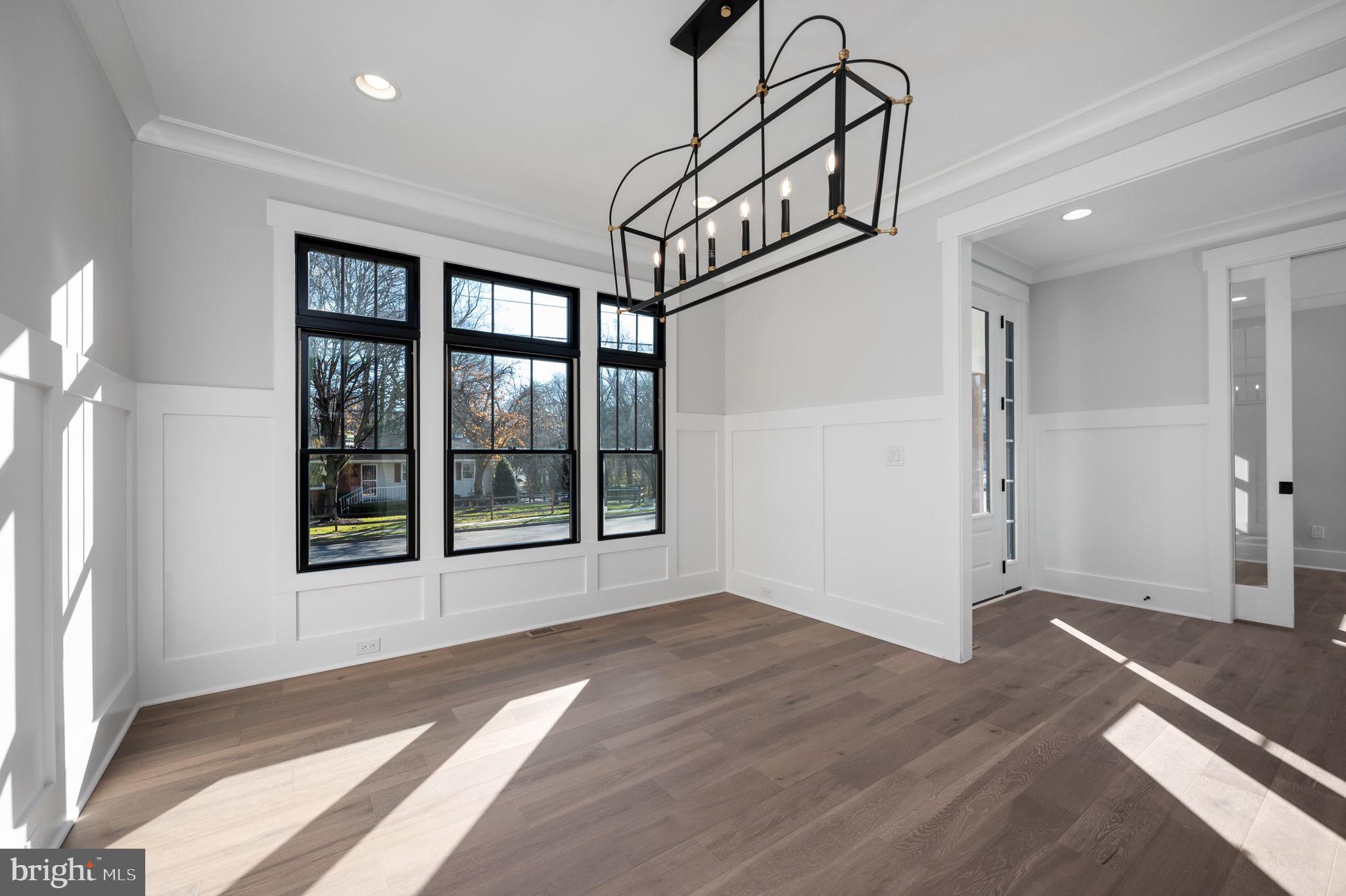 EAST VIENNA WOODS - Residential