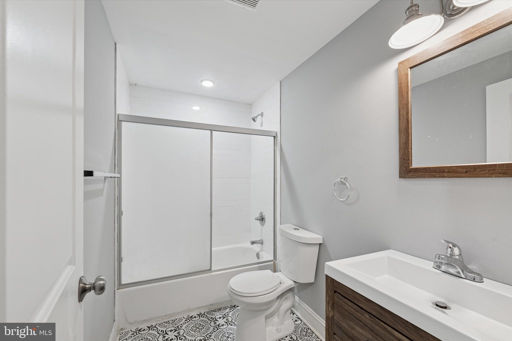 TEMPLE UNIVERSITY - Residential Lease