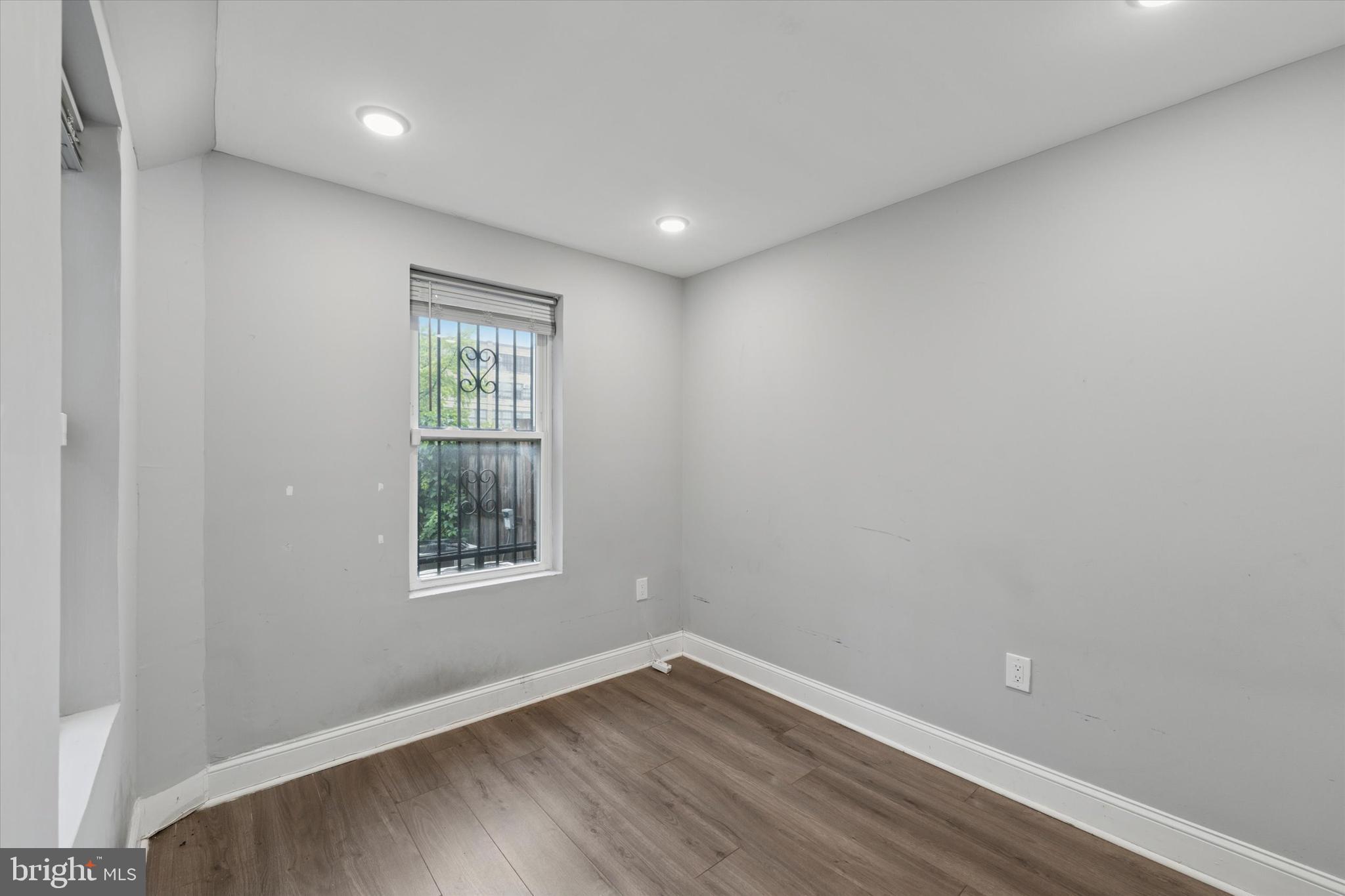 TEMPLE UNIVERSITY - Residential Lease