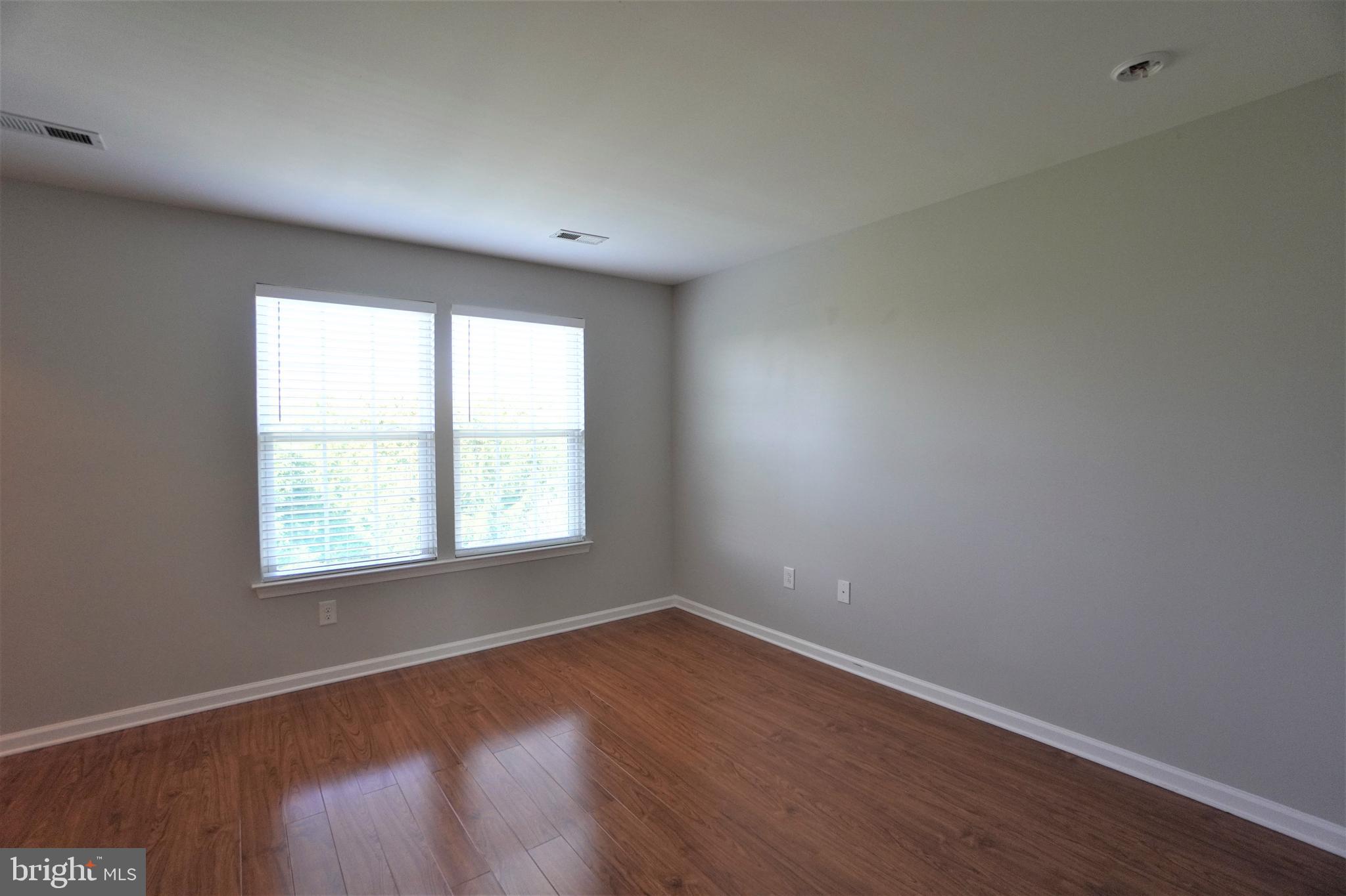 HIGHVIEW AT MONTGOME - Residential Lease