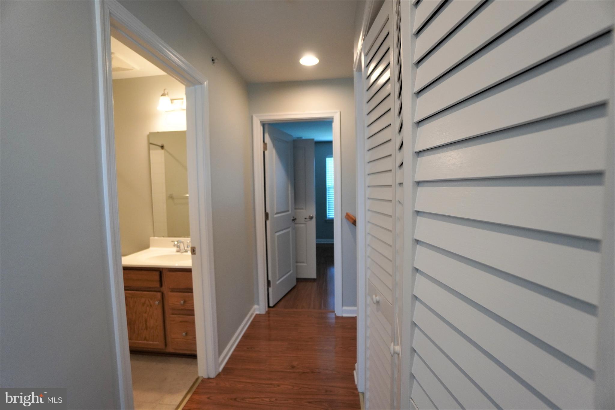 HIGHVIEW AT MONTGOME - Residential Lease