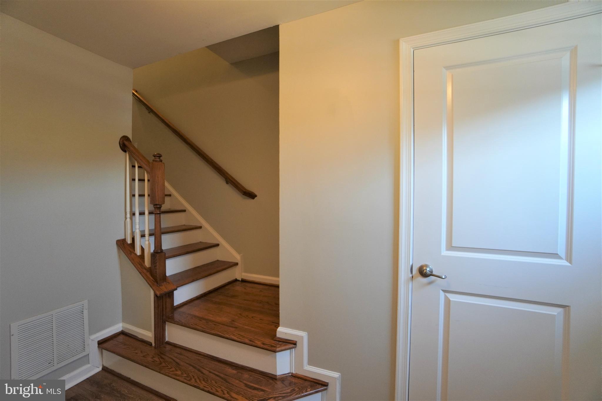 HIGHVIEW AT MONTGOME - Residential Lease