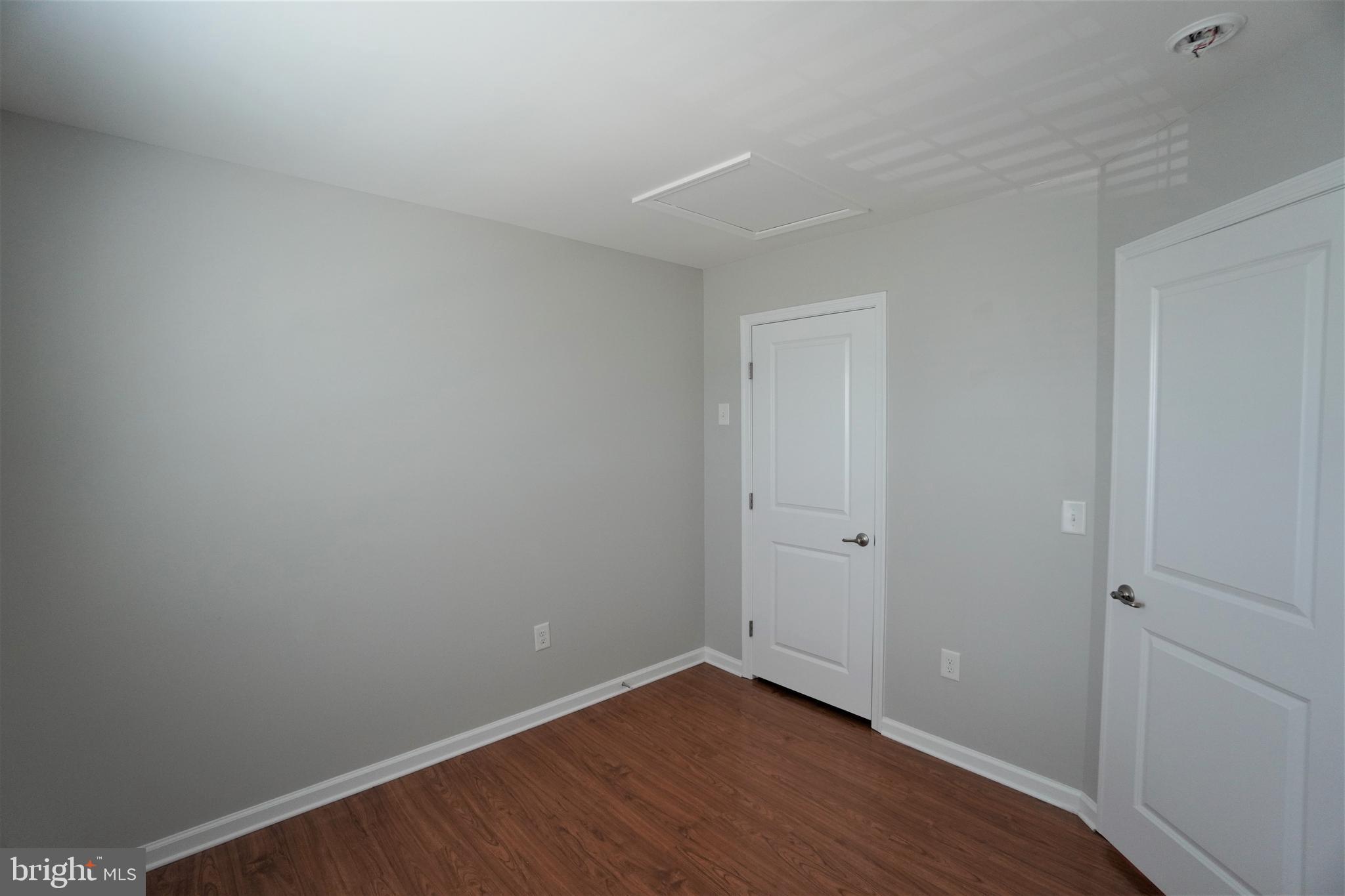 HIGHVIEW AT MONTGOME - Residential Lease