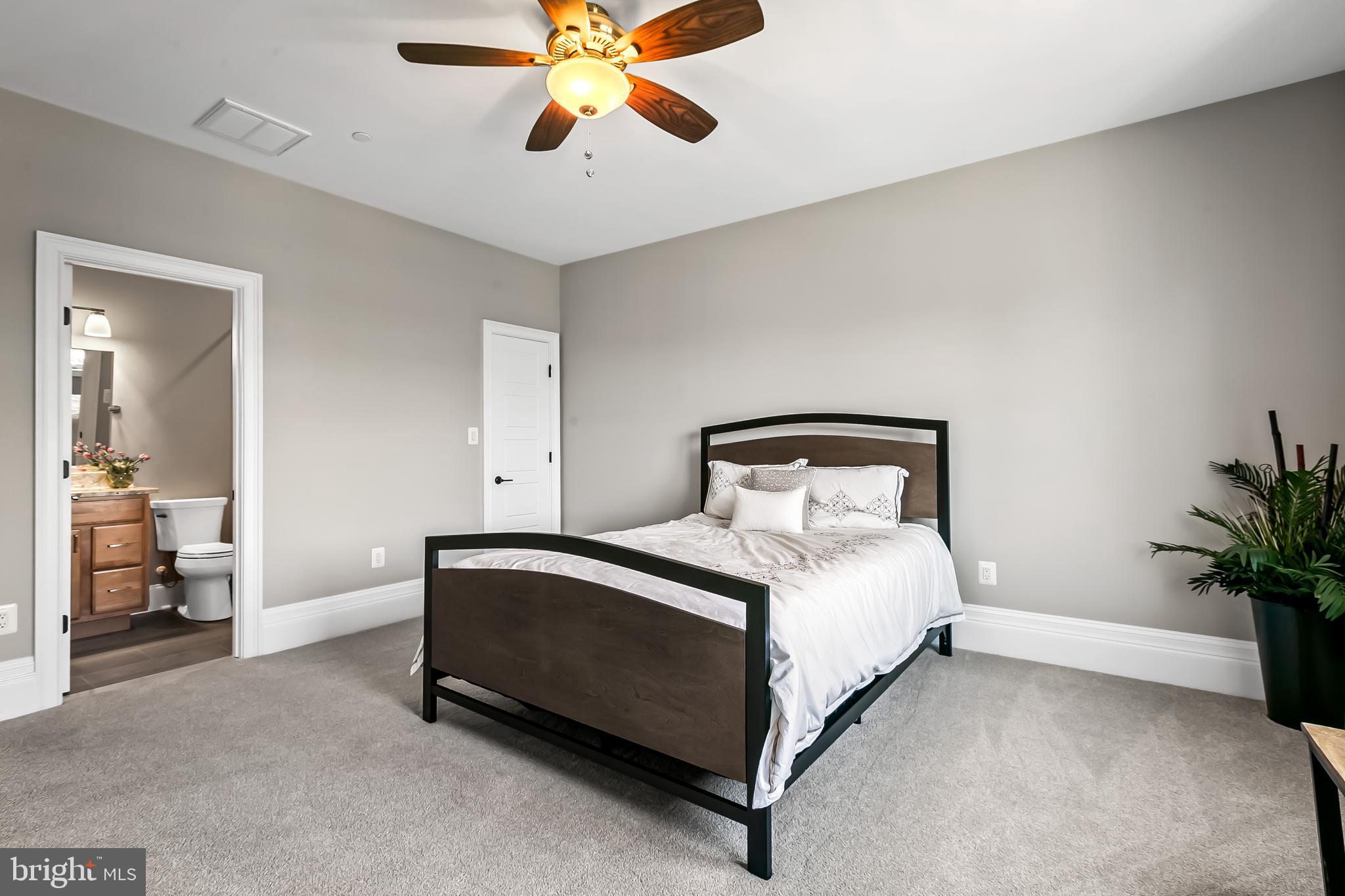 BRIAR KNOLL - Residential