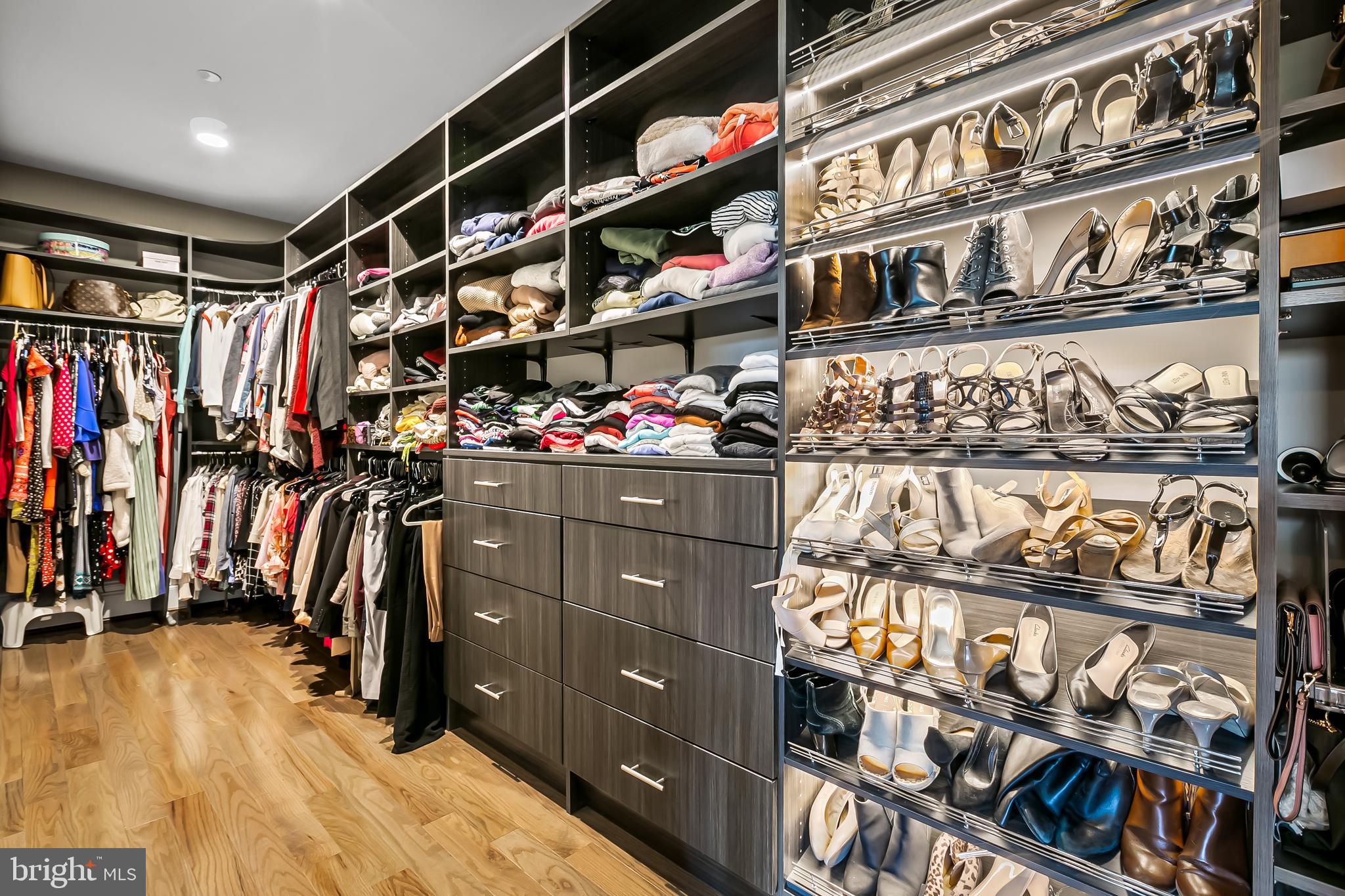 BRIAR KNOLL - Residential