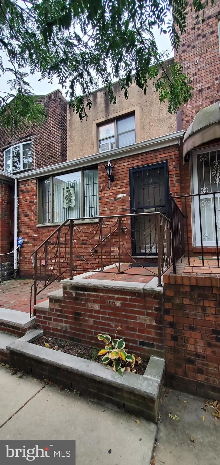 942 JOHNSTON STREET