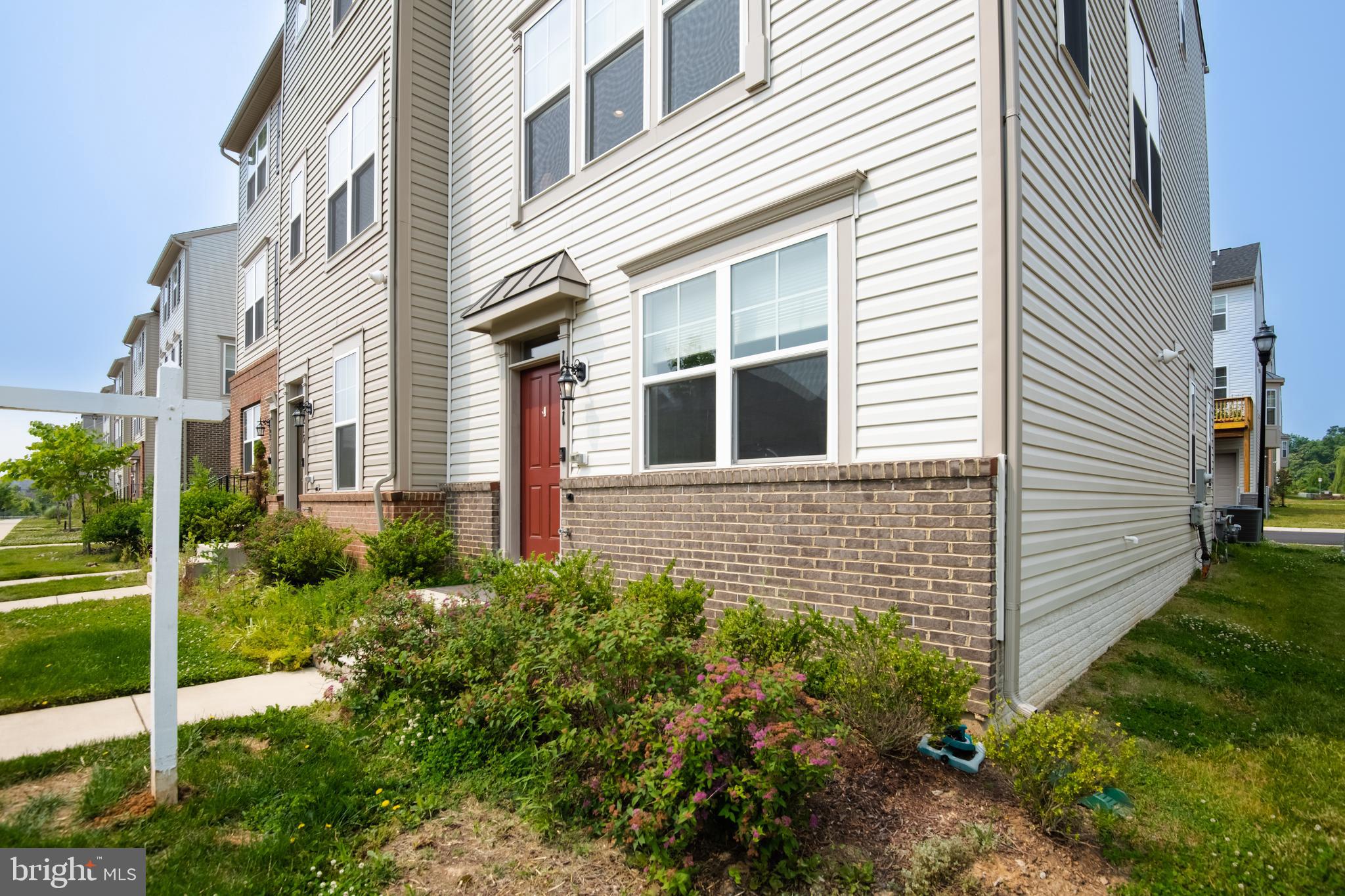 BRADFORD'S LANDING - Residential