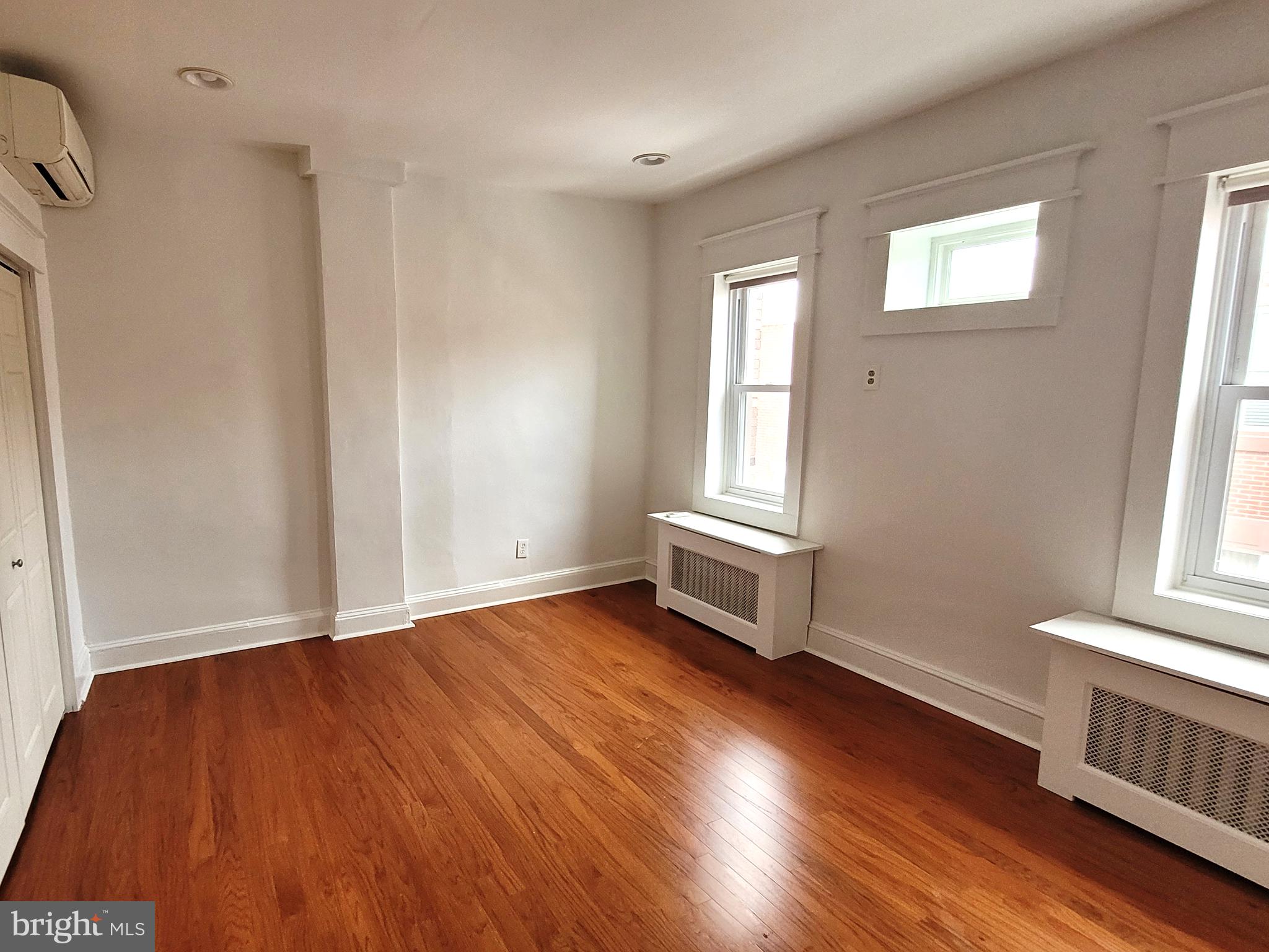 LOWER MOYAMENSING - Residential