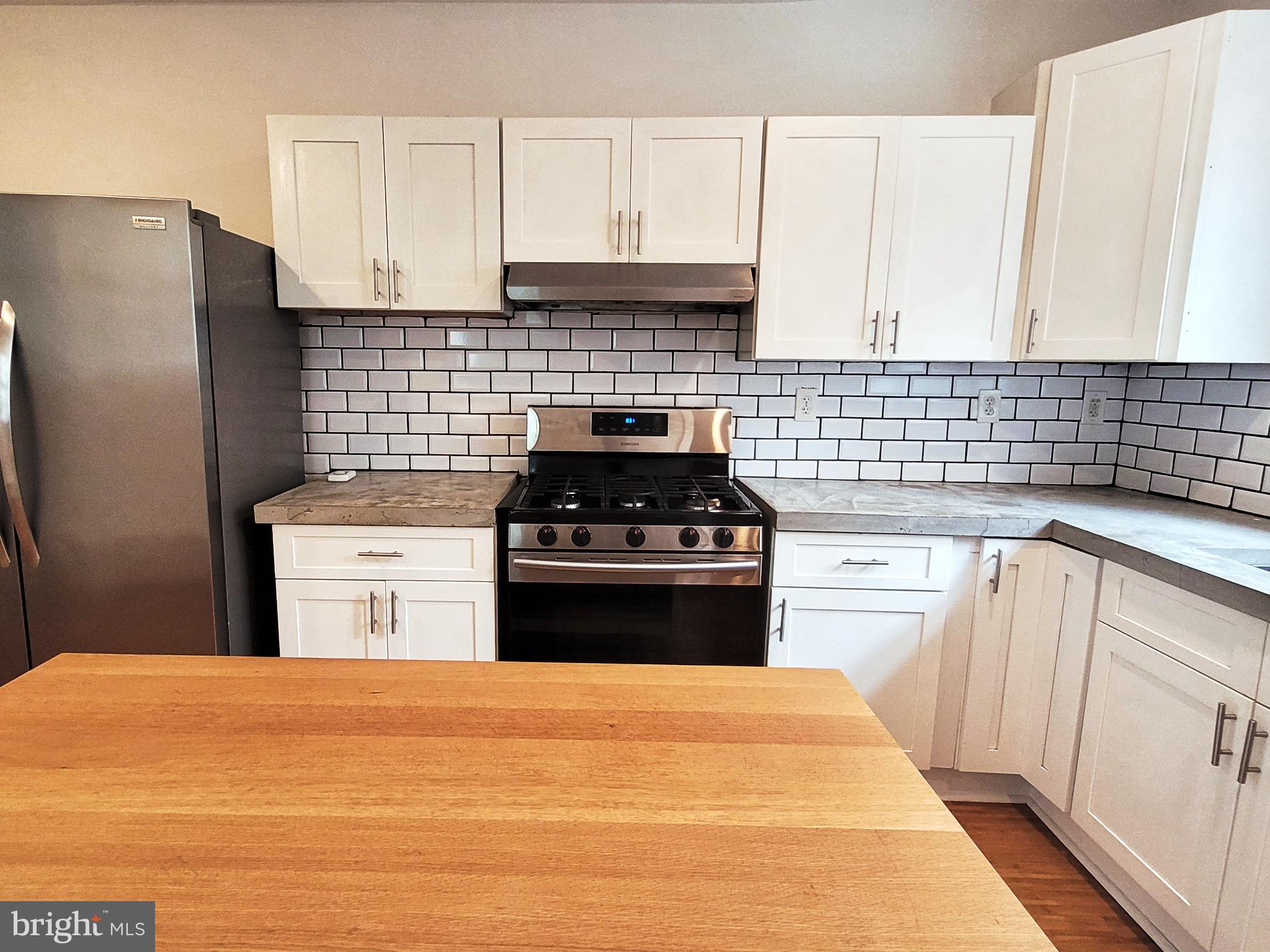 LOWER MOYAMENSING - Residential