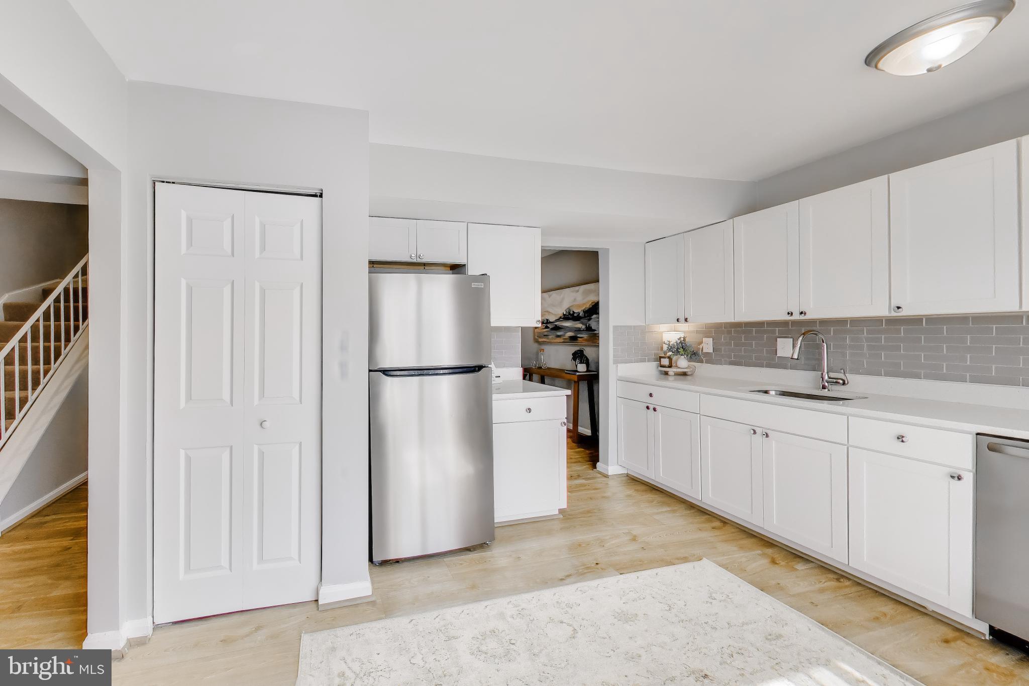 2557 KINGSWOOD COURT