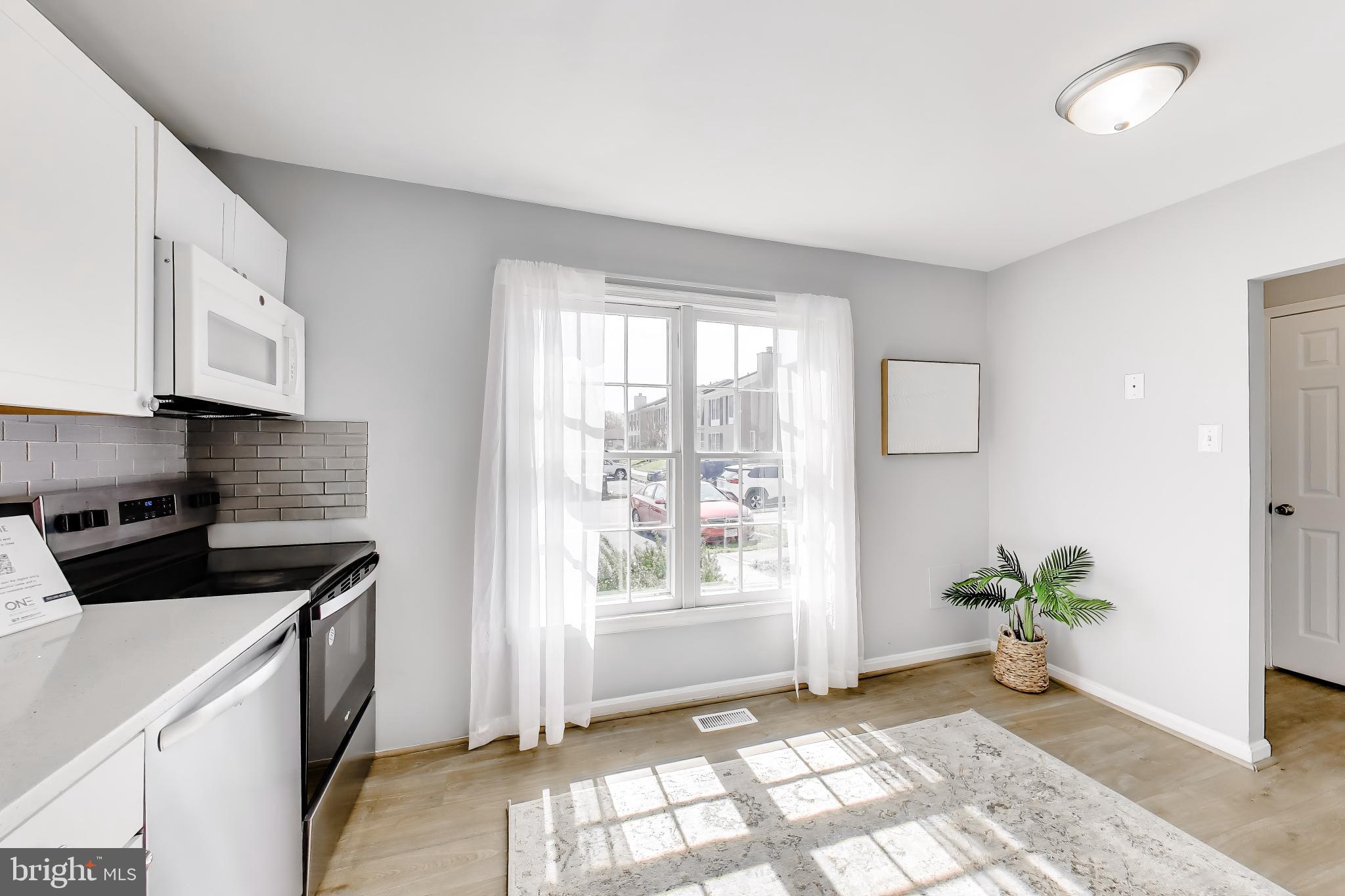 2557 KINGSWOOD COURT