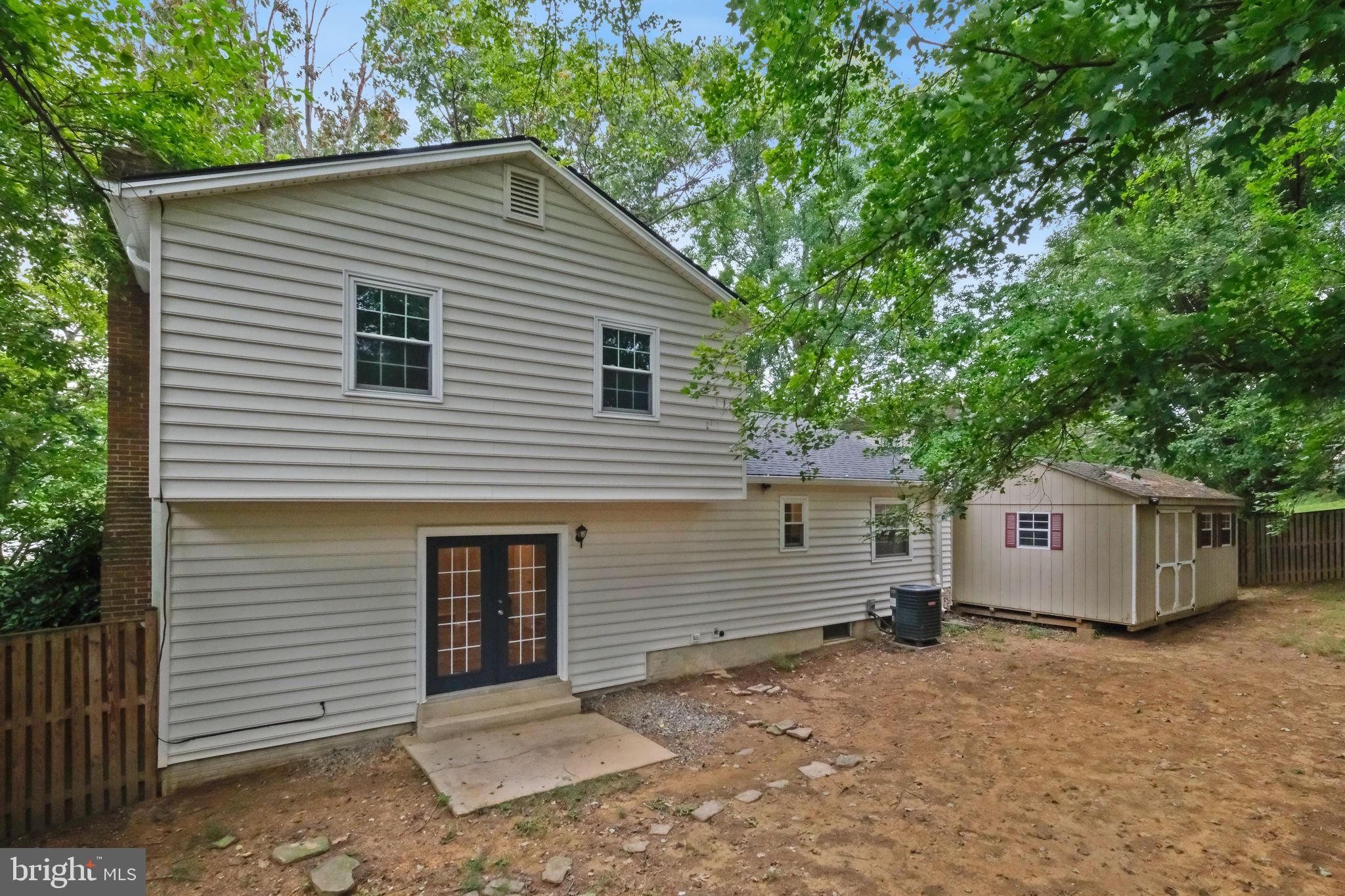 QUINCE ORCHARD KNOLLS - Residential