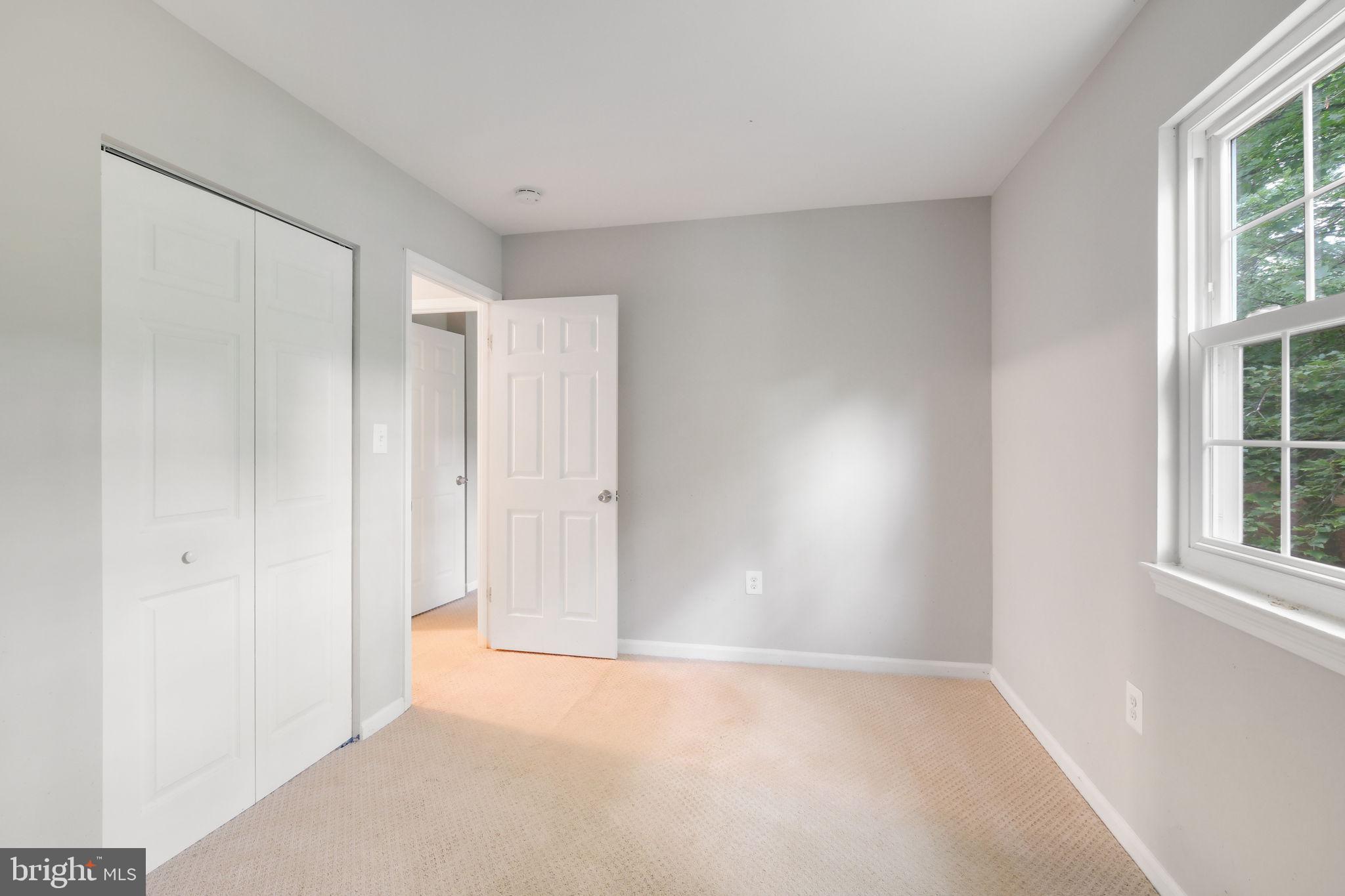 QUINCE ORCHARD KNOLLS - Residential