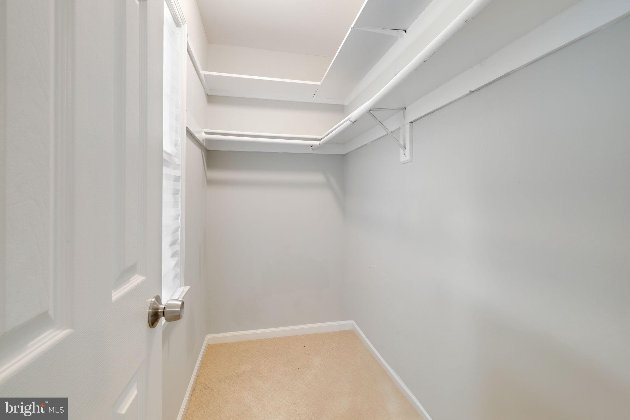 QUINCE ORCHARD KNOLLS - Residential