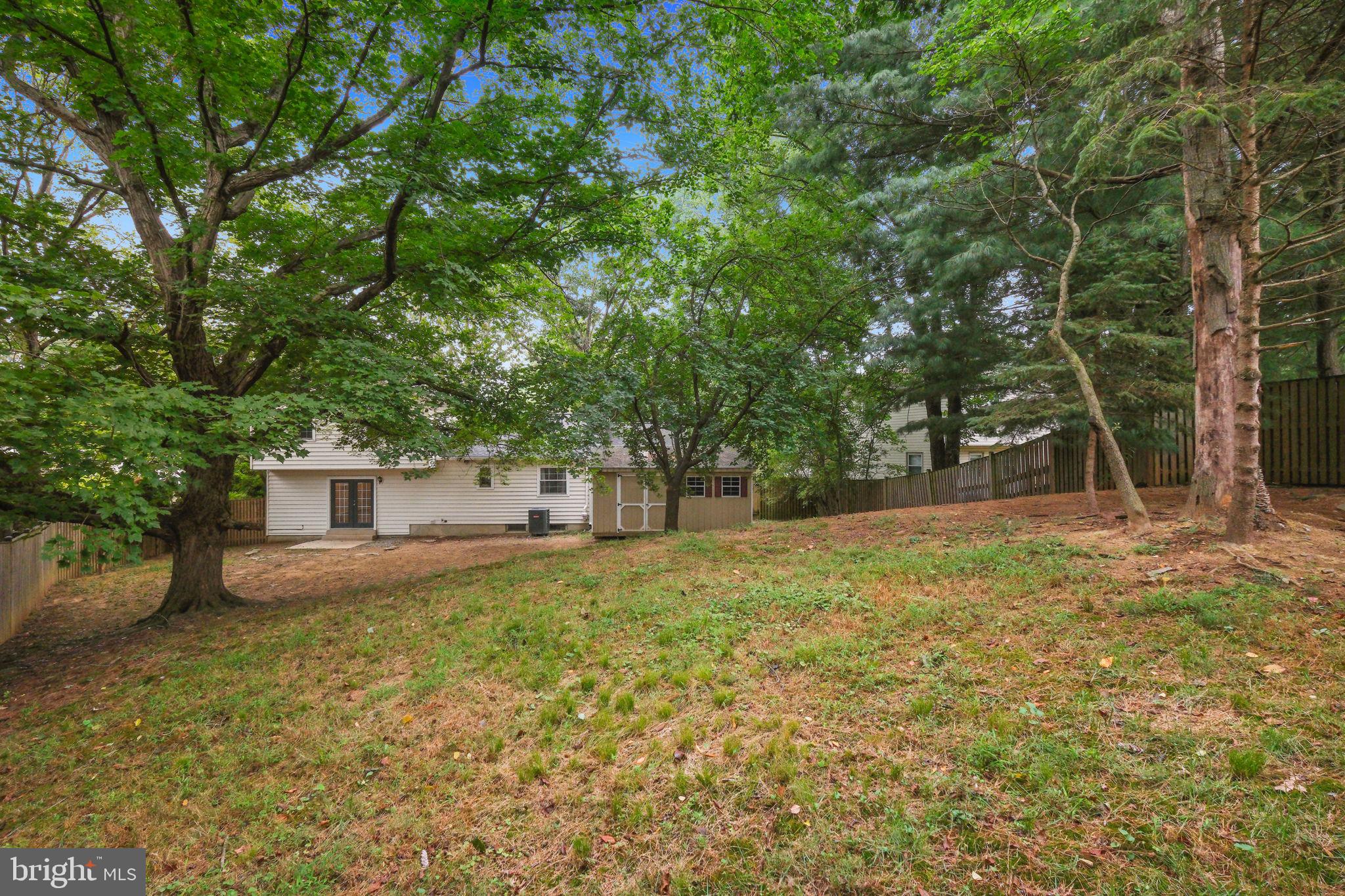 QUINCE ORCHARD KNOLLS - Residential