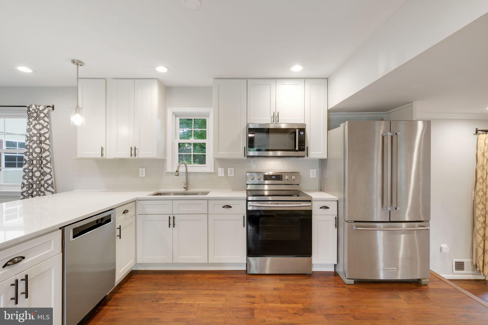 QUINCE ORCHARD KNOLLS - Residential