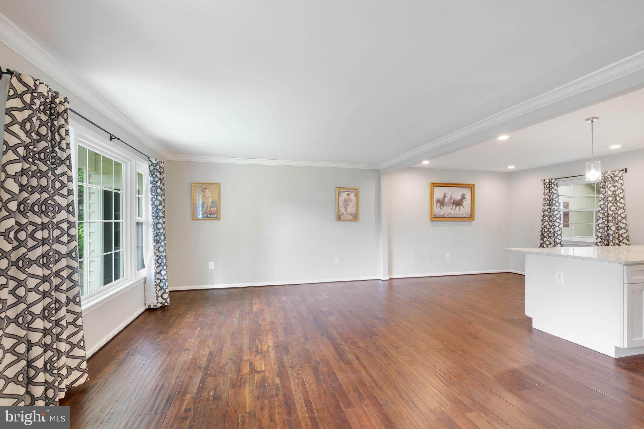 QUINCE ORCHARD KNOLLS - Residential