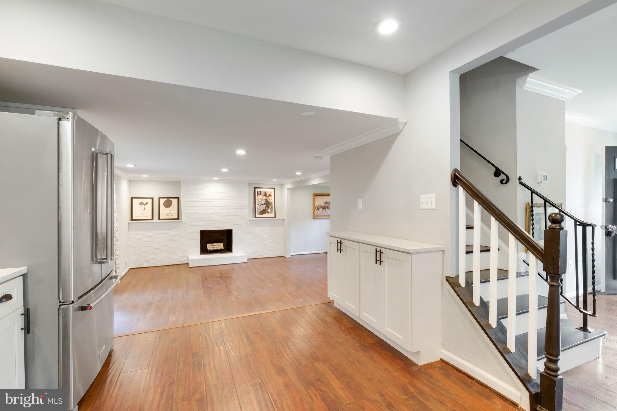 QUINCE ORCHARD KNOLLS - Residential