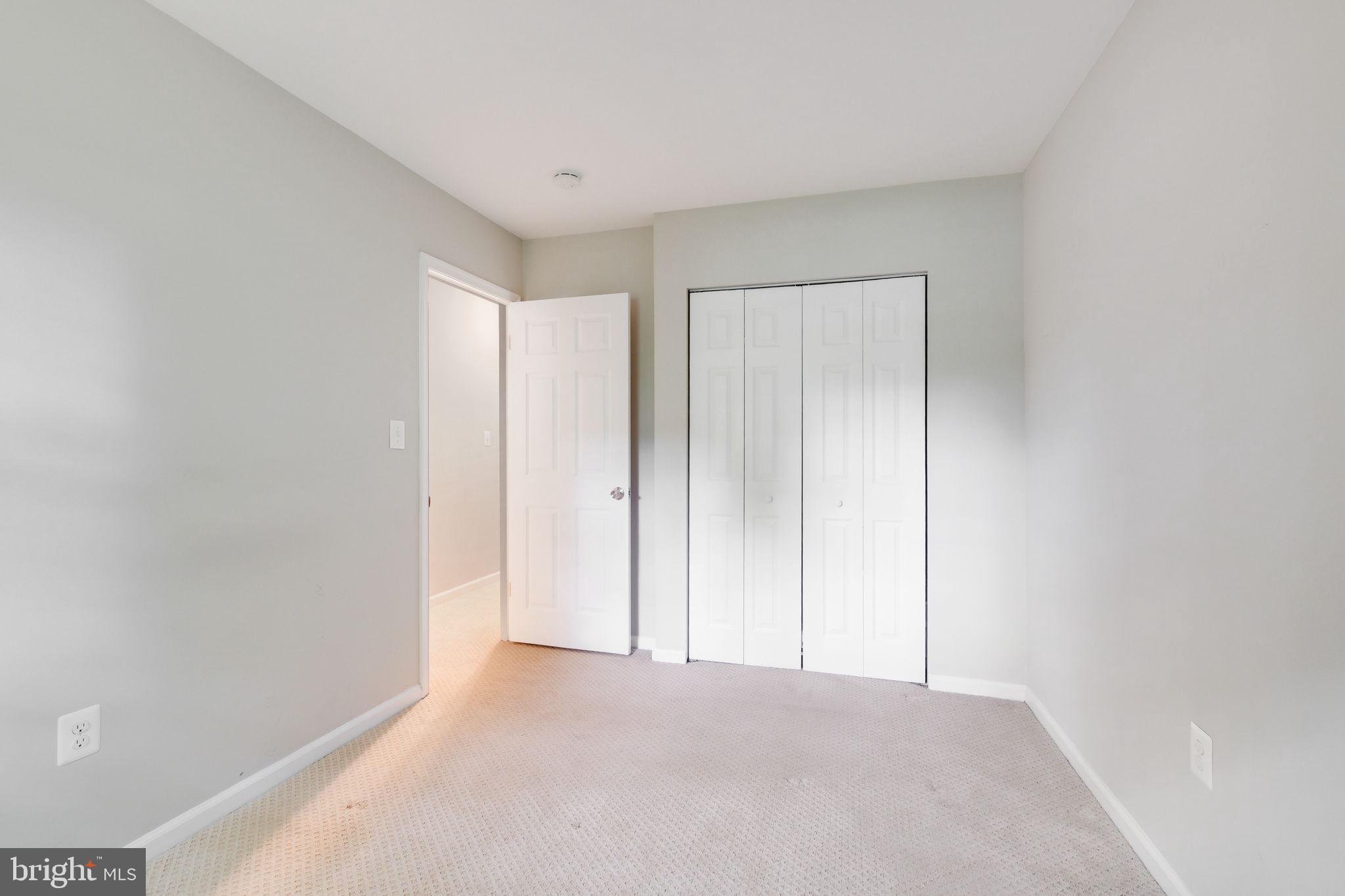 QUINCE ORCHARD KNOLLS - Residential