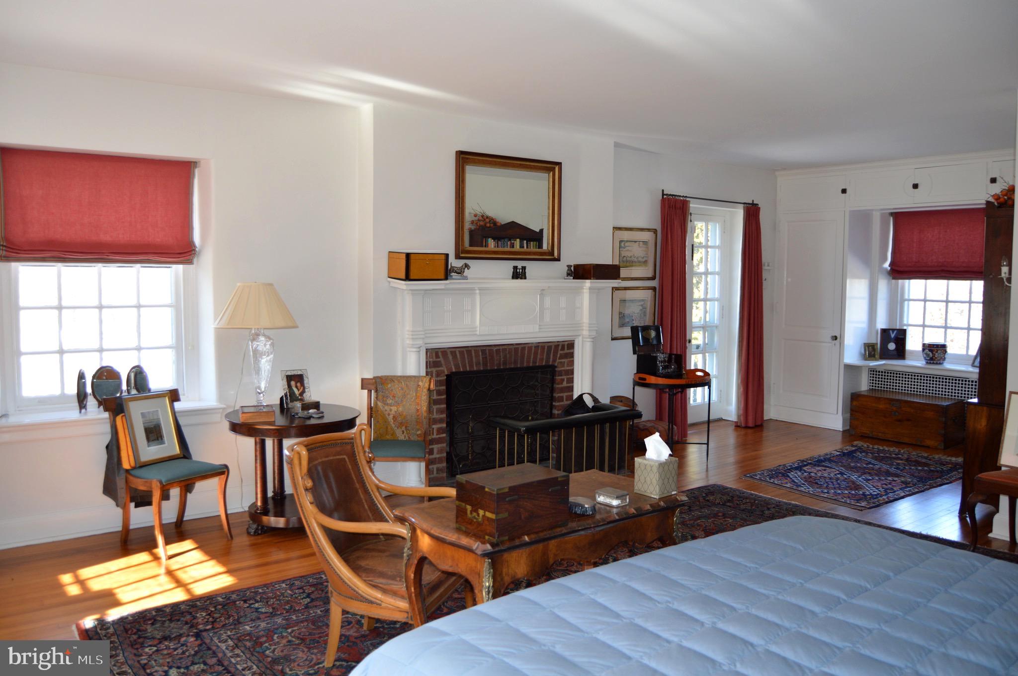 RADNOR HUNT - Residential