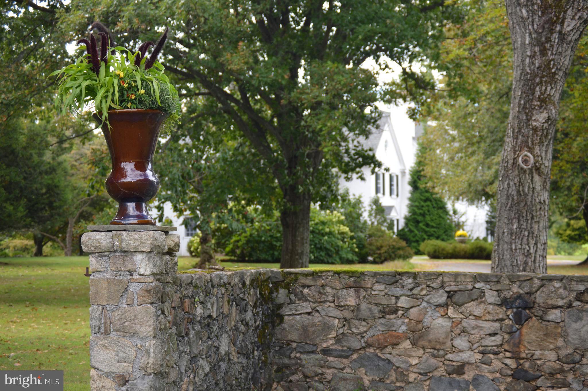 RADNOR HUNT - Residential