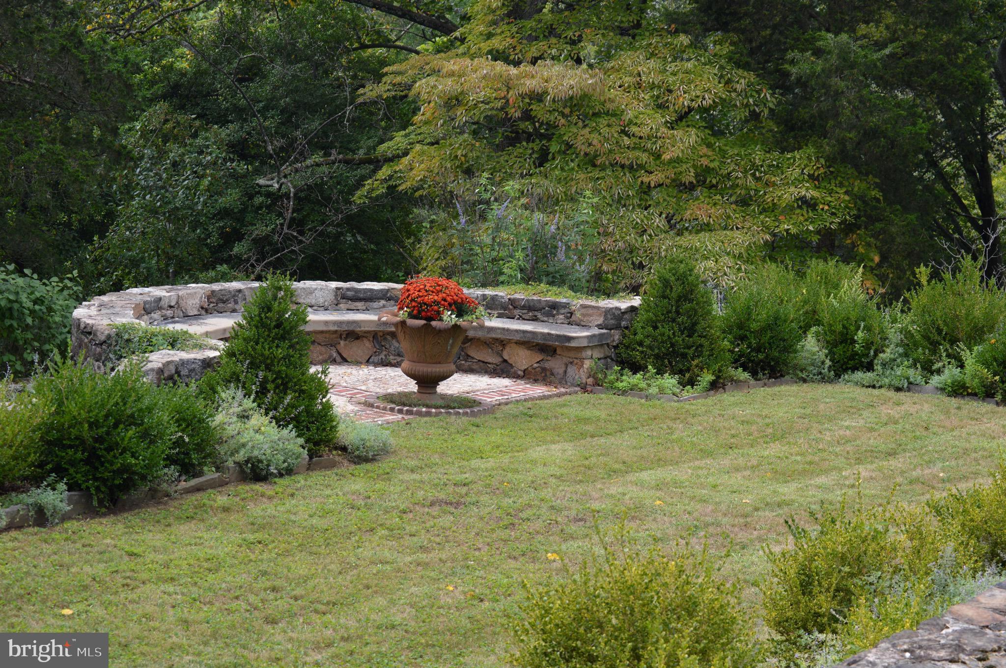 RADNOR HUNT - Residential