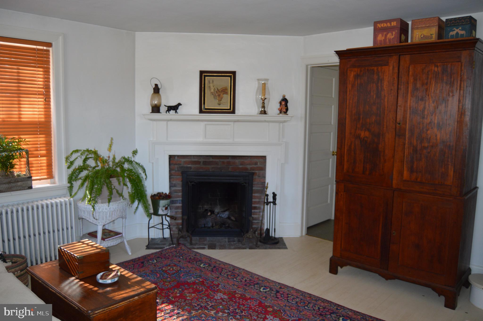 RADNOR HUNT - Residential