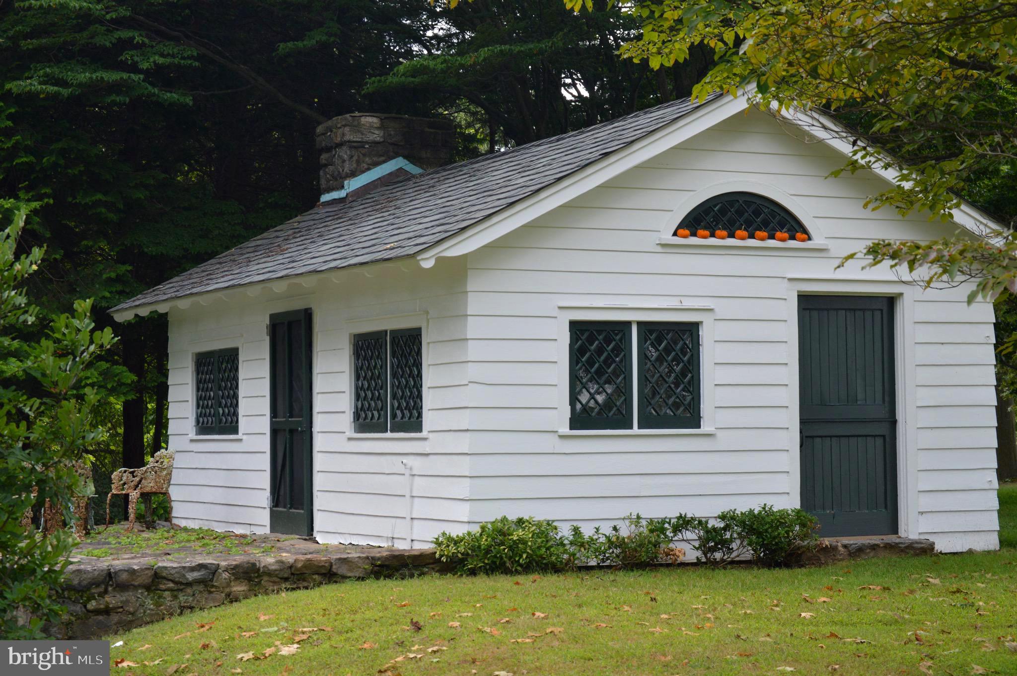 RADNOR HUNT - Residential