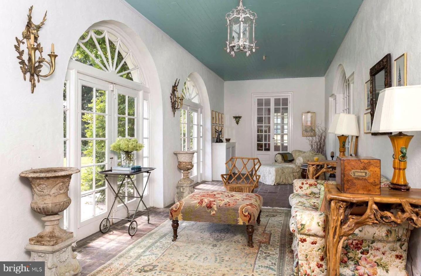 RADNOR HUNT - Residential