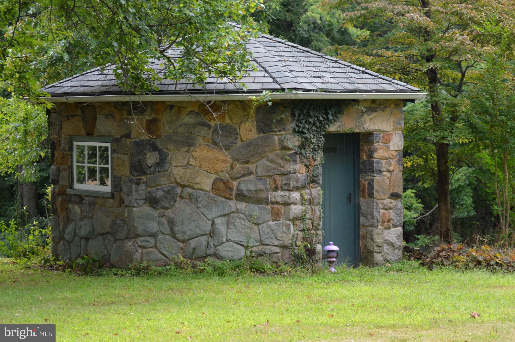 RADNOR HUNT - Residential