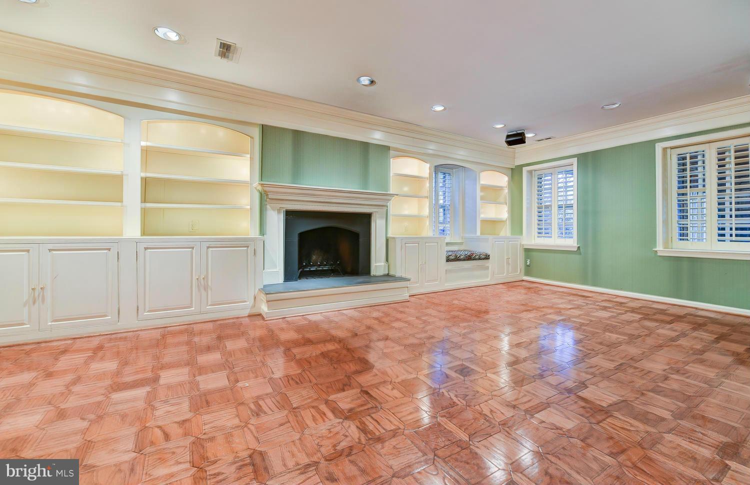 ROSEMONT - Residential