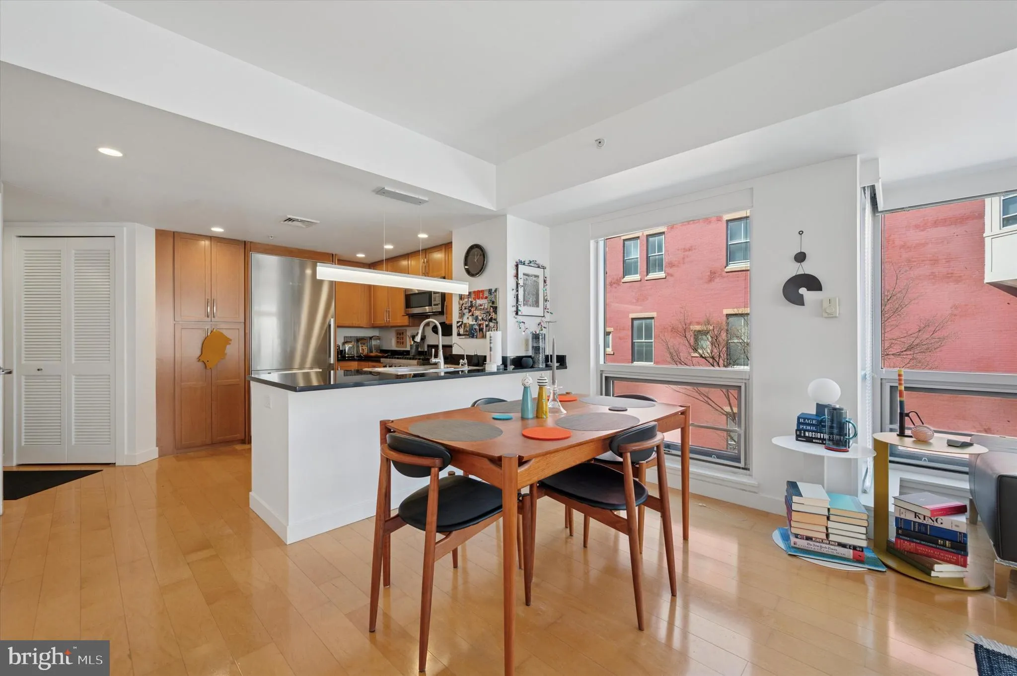 Philadelphia, Pennsylvania 19107, United States, 2 Bedrooms Bedrooms, ,2 BathroomsBathrooms,Residential,Active,95233